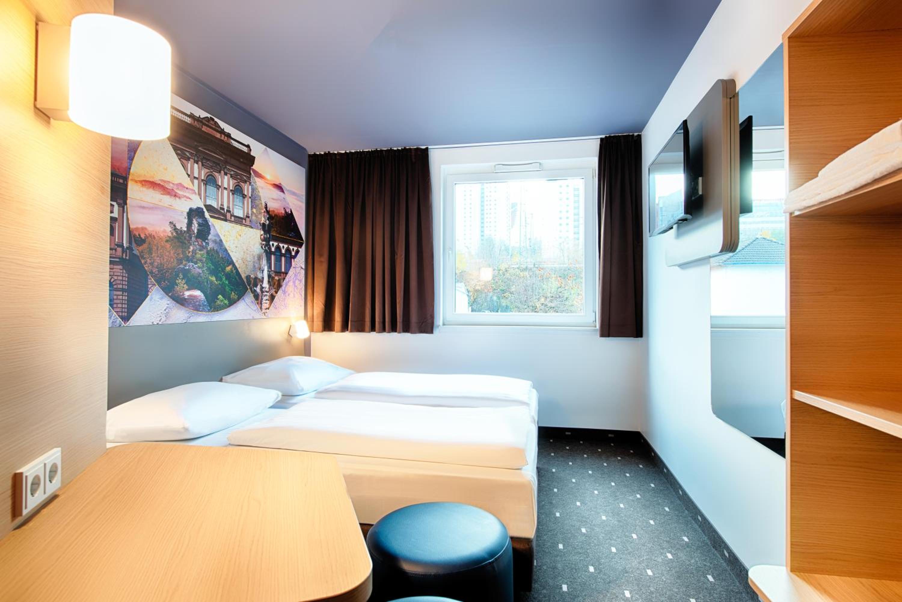 Twin Room - Photo 1