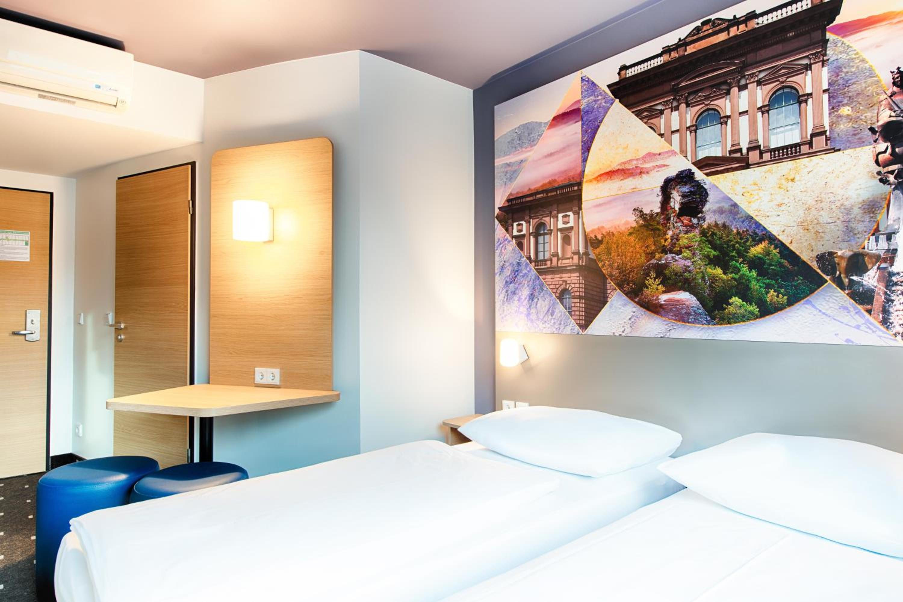 Twin Room - Photo 2