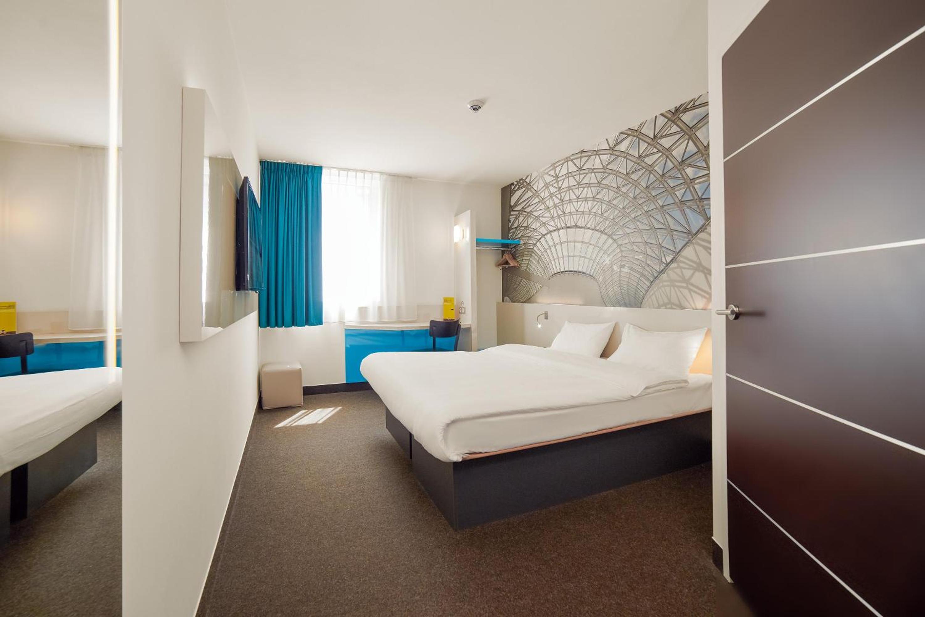 Standard Double Room - Photo 5