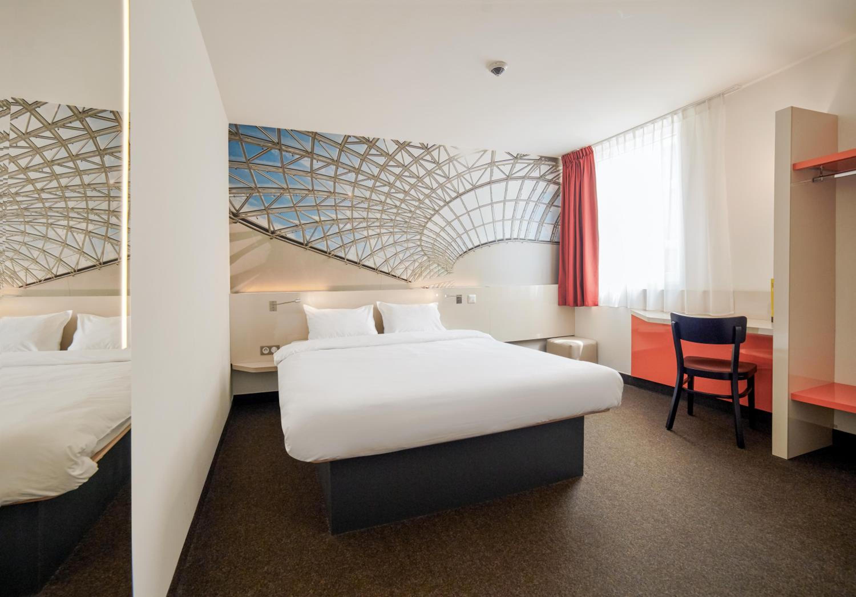 Standard Double Room - Photo 6