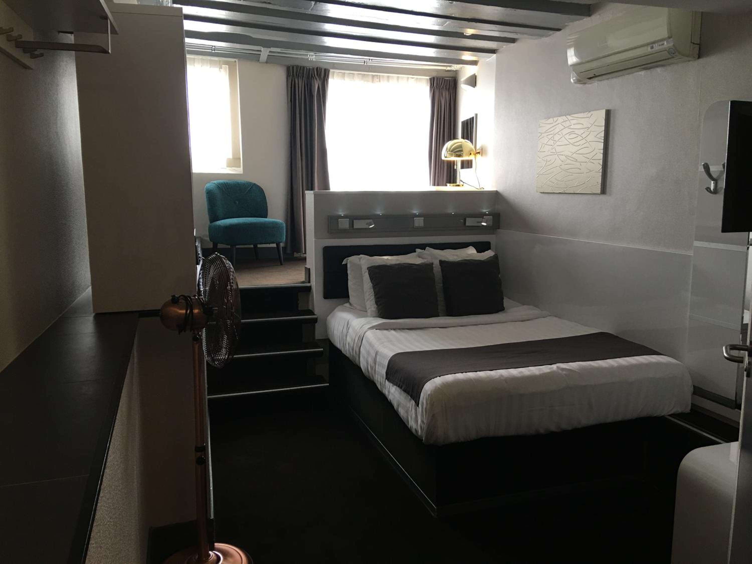 Standard Double Room with Canal View photo 2