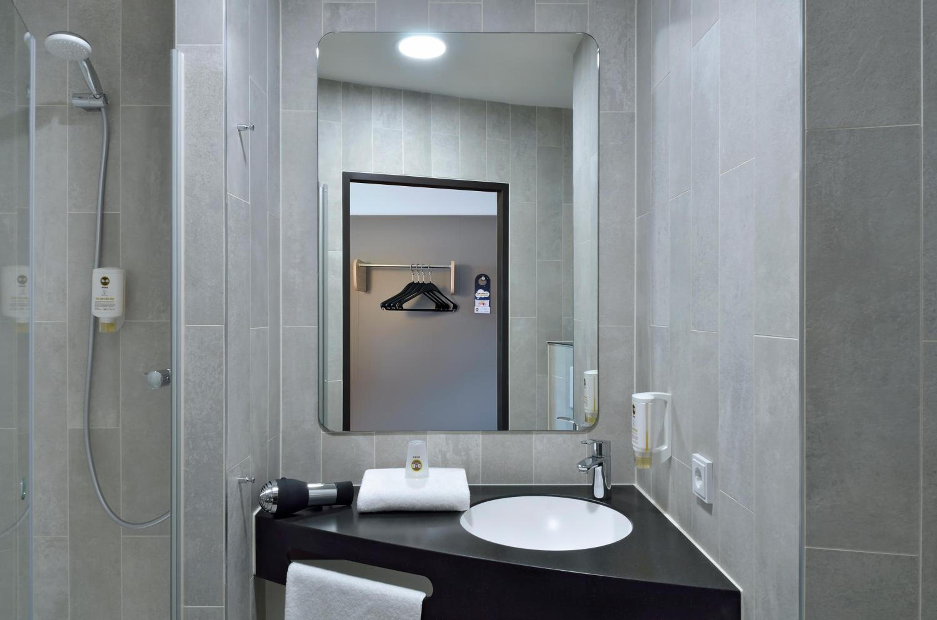 Double Room - Photo 2