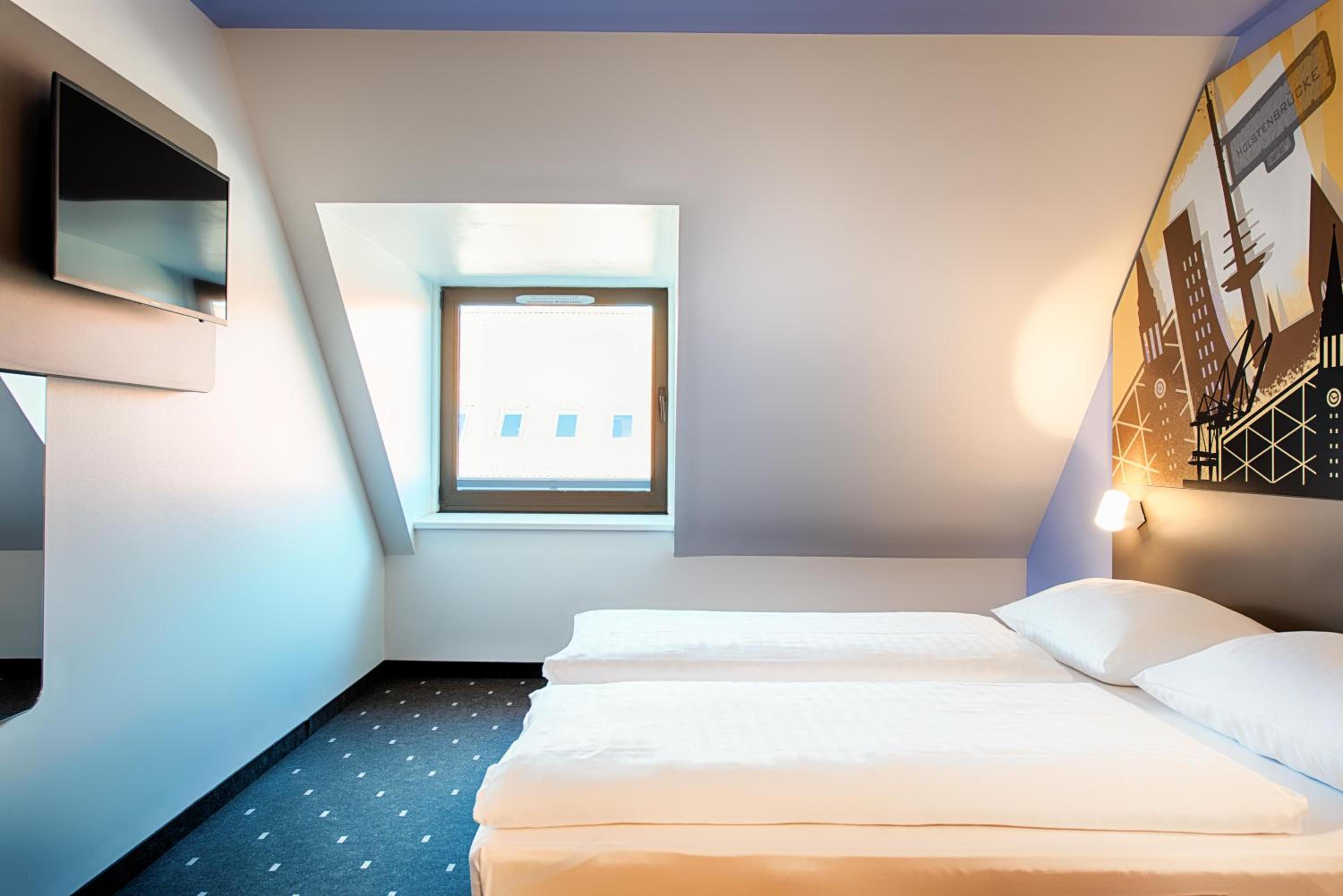 Double Room thumbnail 5