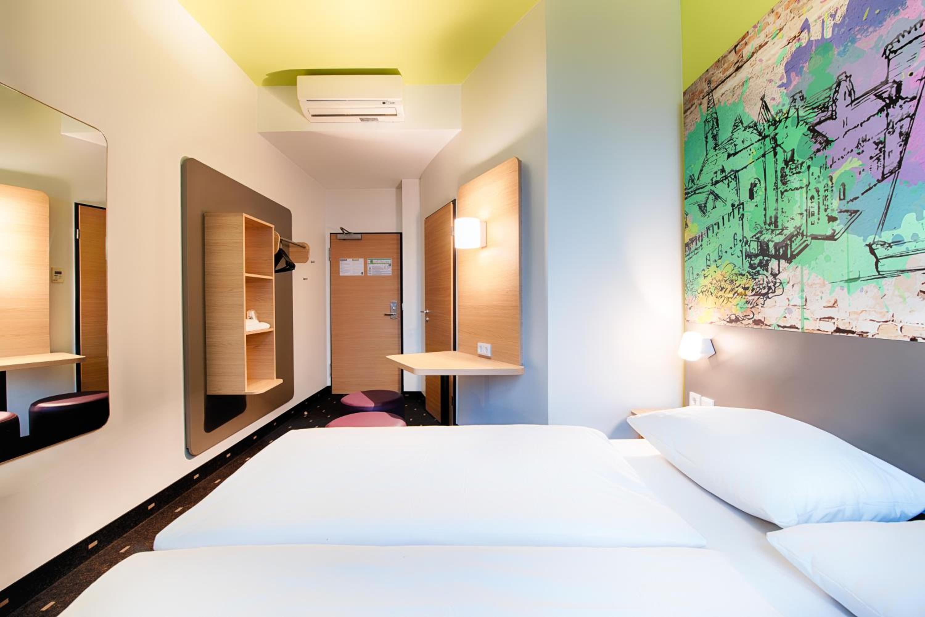 Double Room - Non-Smoking - Photo 3