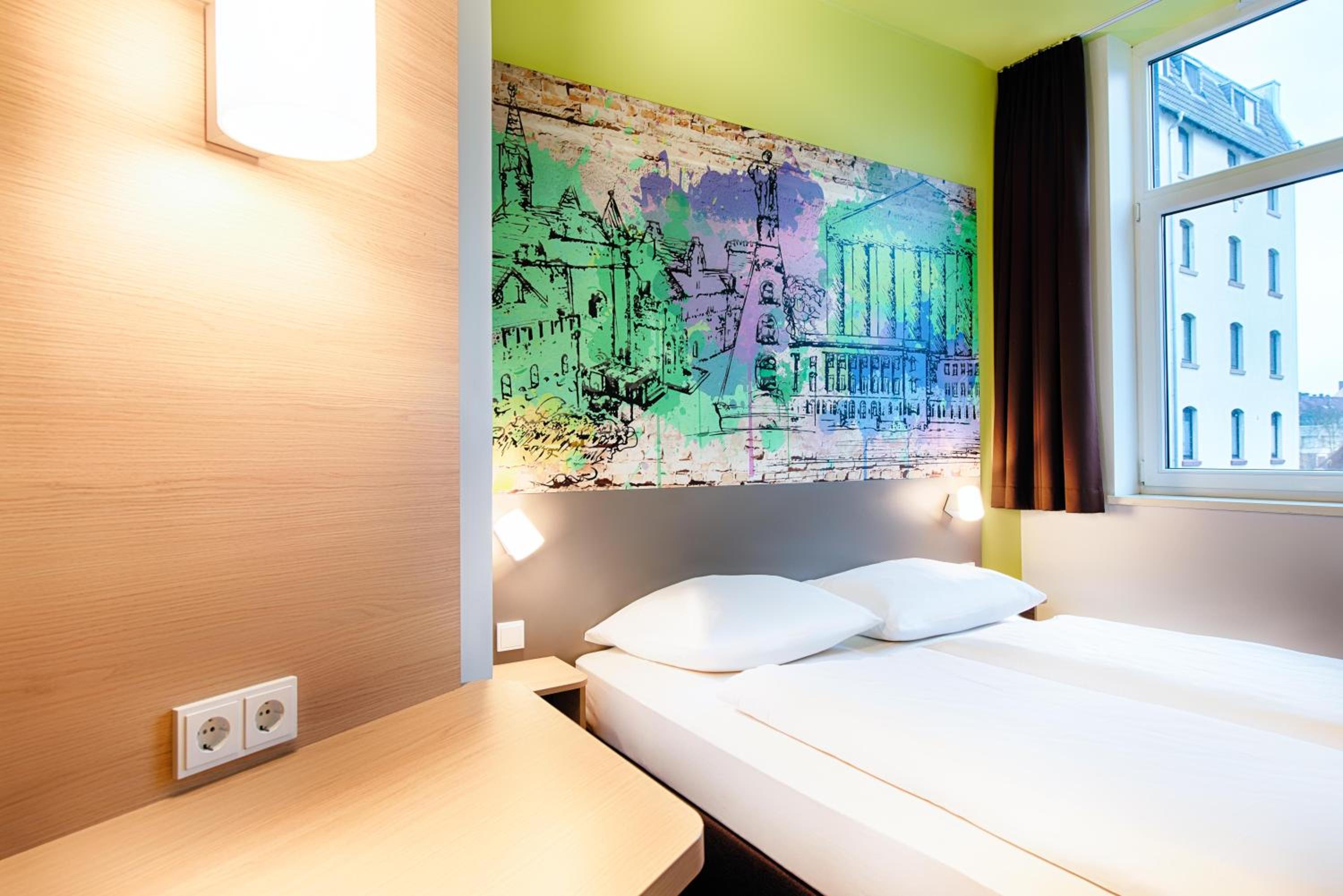 Double Room - Non-Smoking - Photo 4