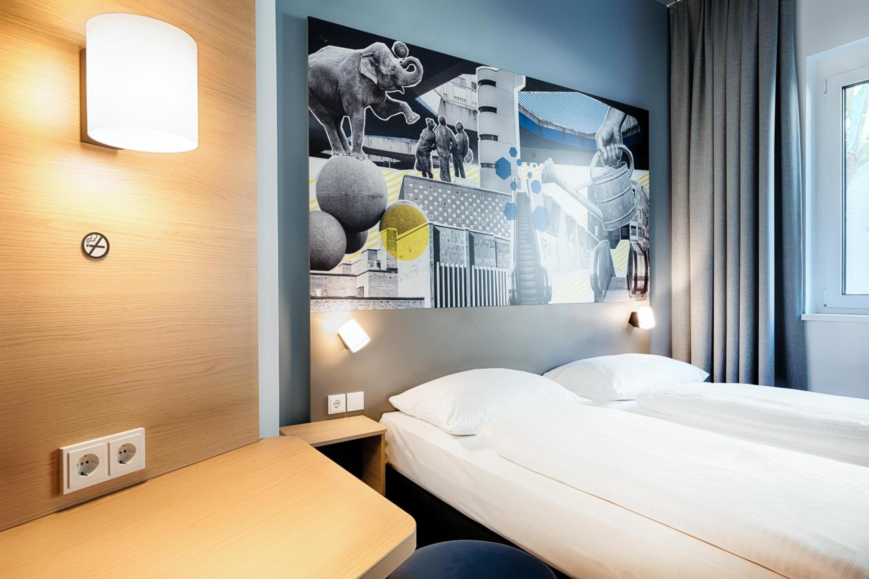 Twin Room - Photo 5