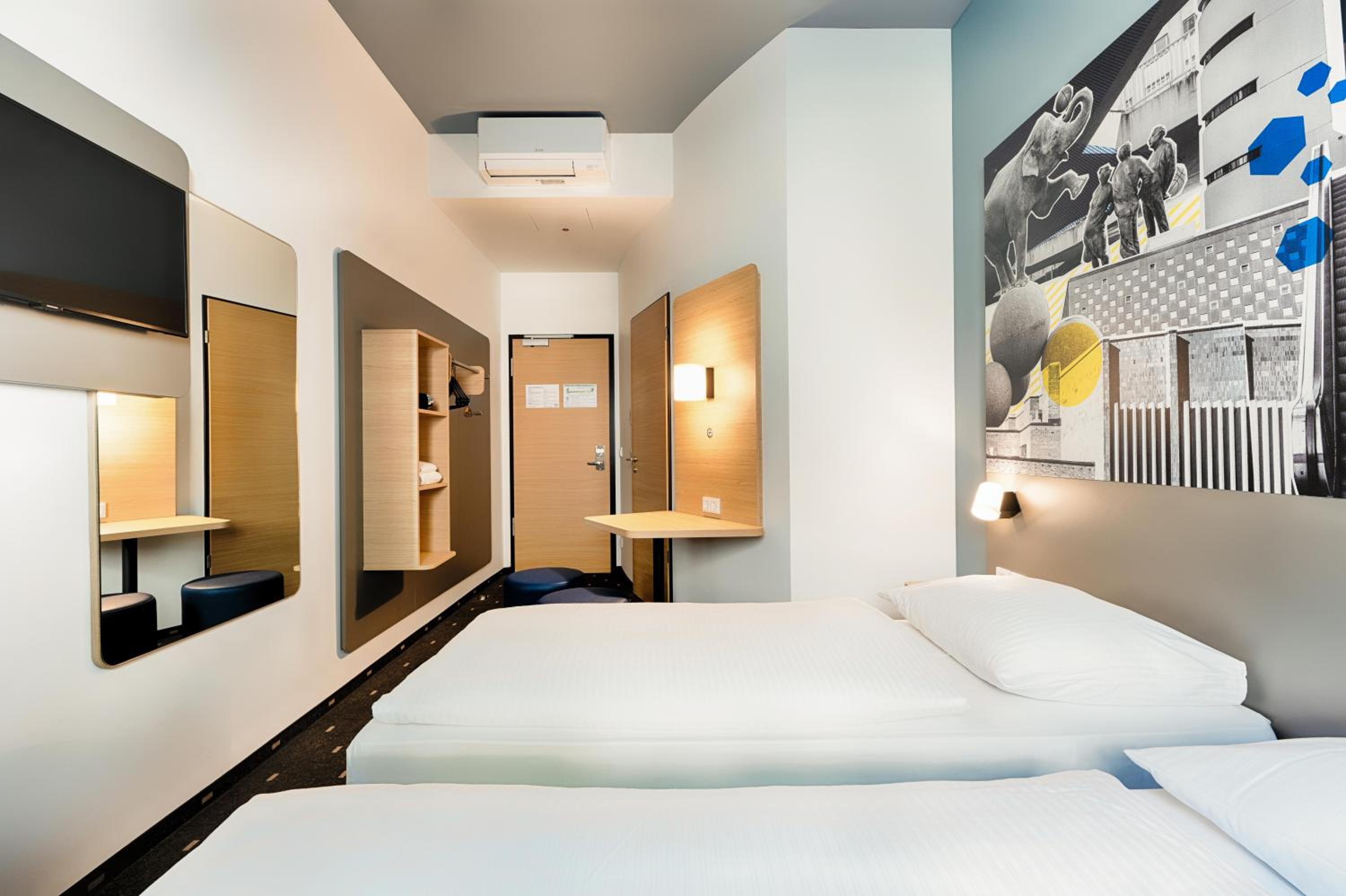 Twin Room - Photo 1