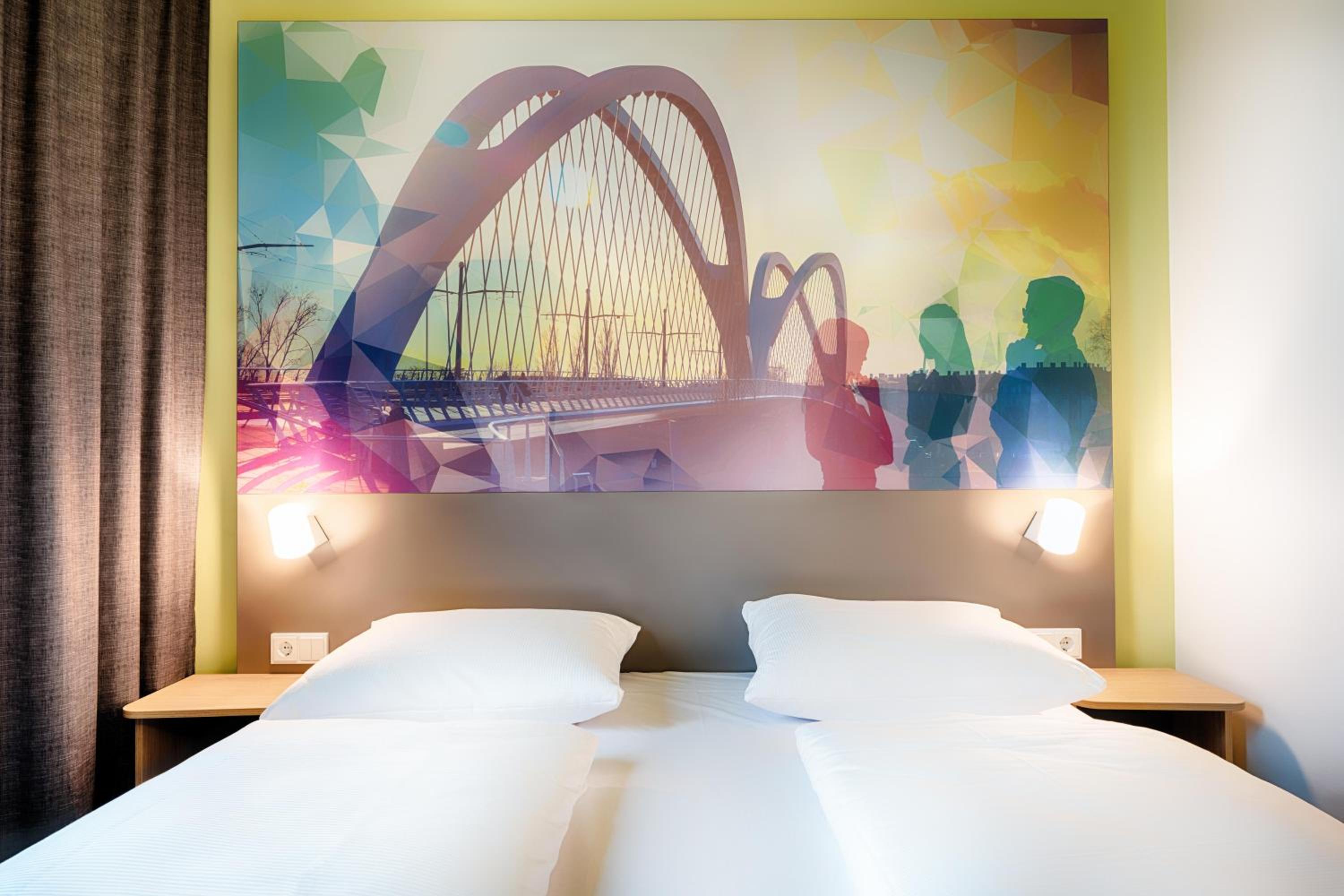 Double Room thumbnail 6