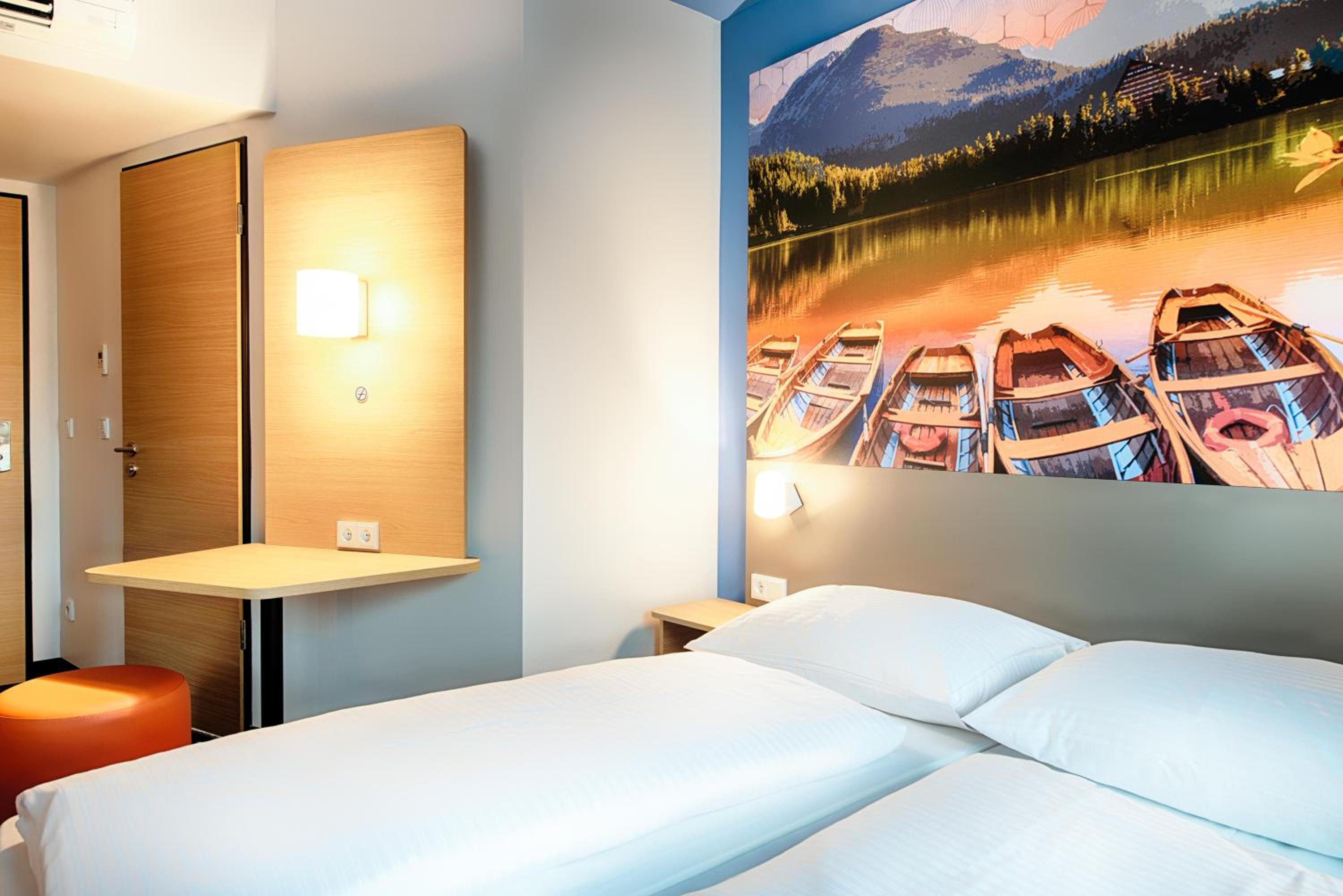Twin Room - Photo 1