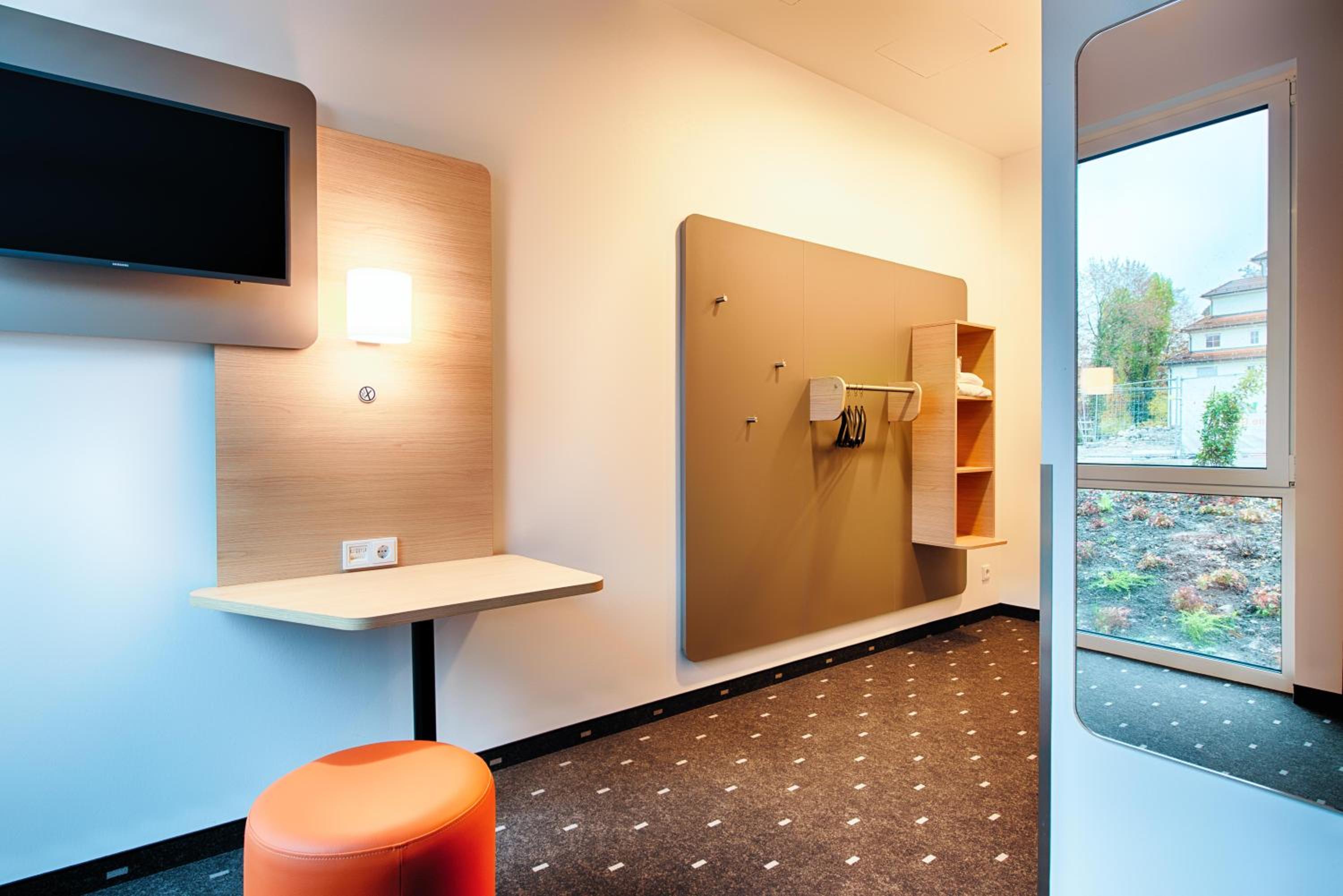 Twin Room - Photo 4