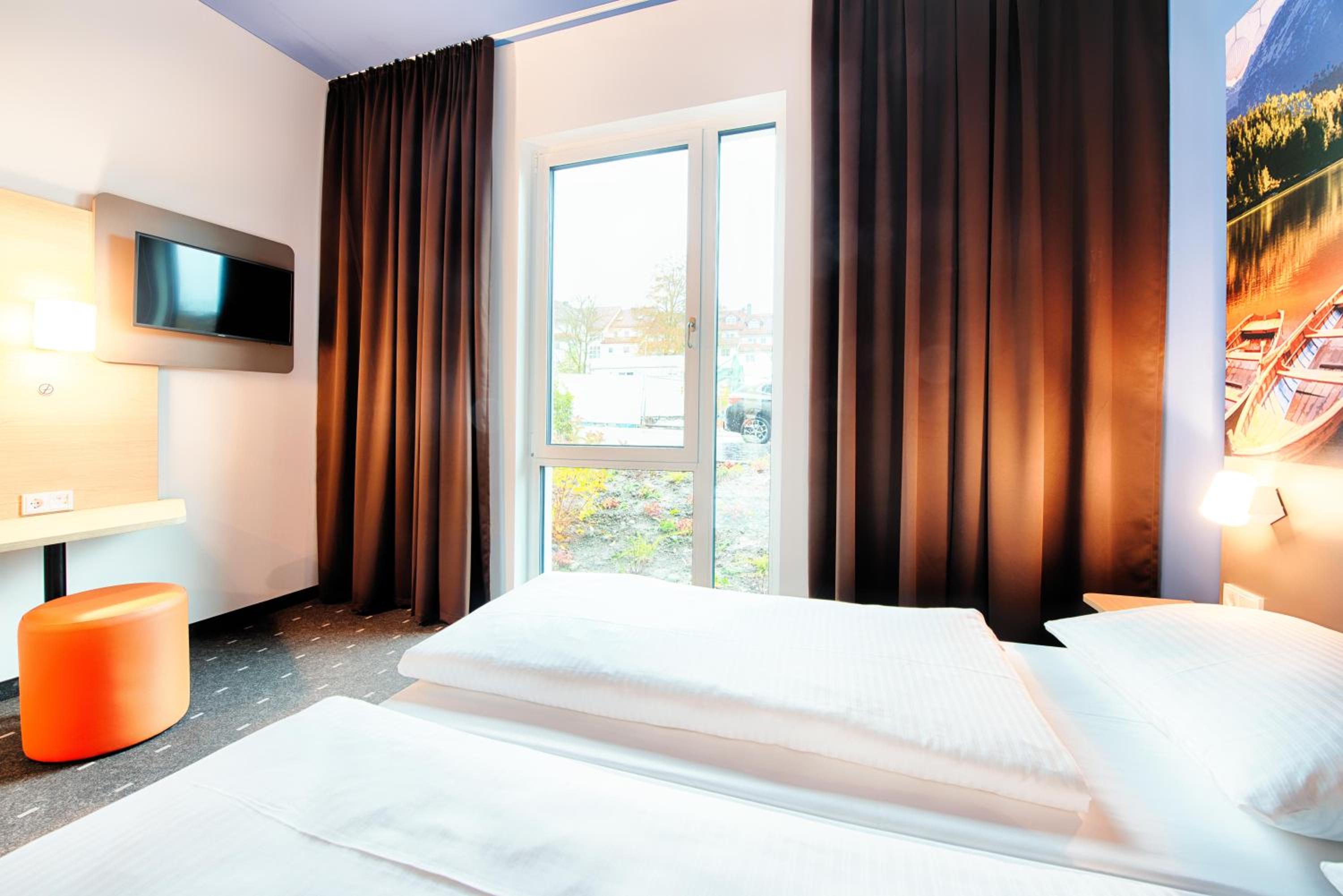 Twin Room - Photo 10