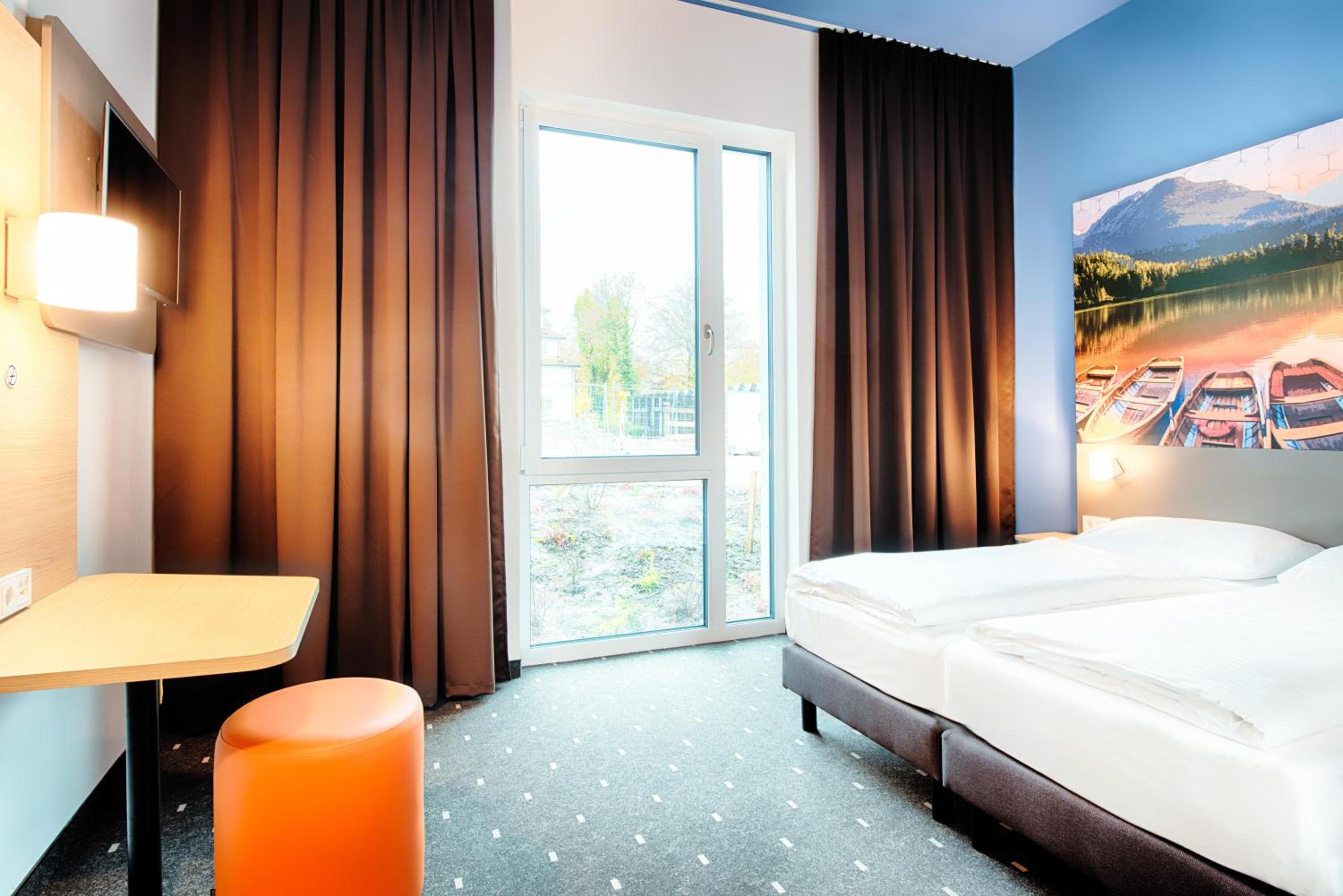 Twin Room - Photo 3