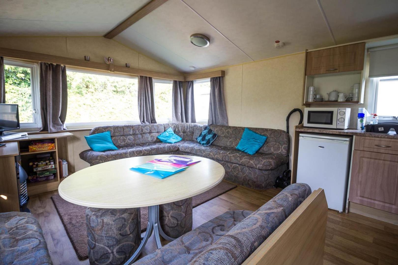 Mobile Home photo 3