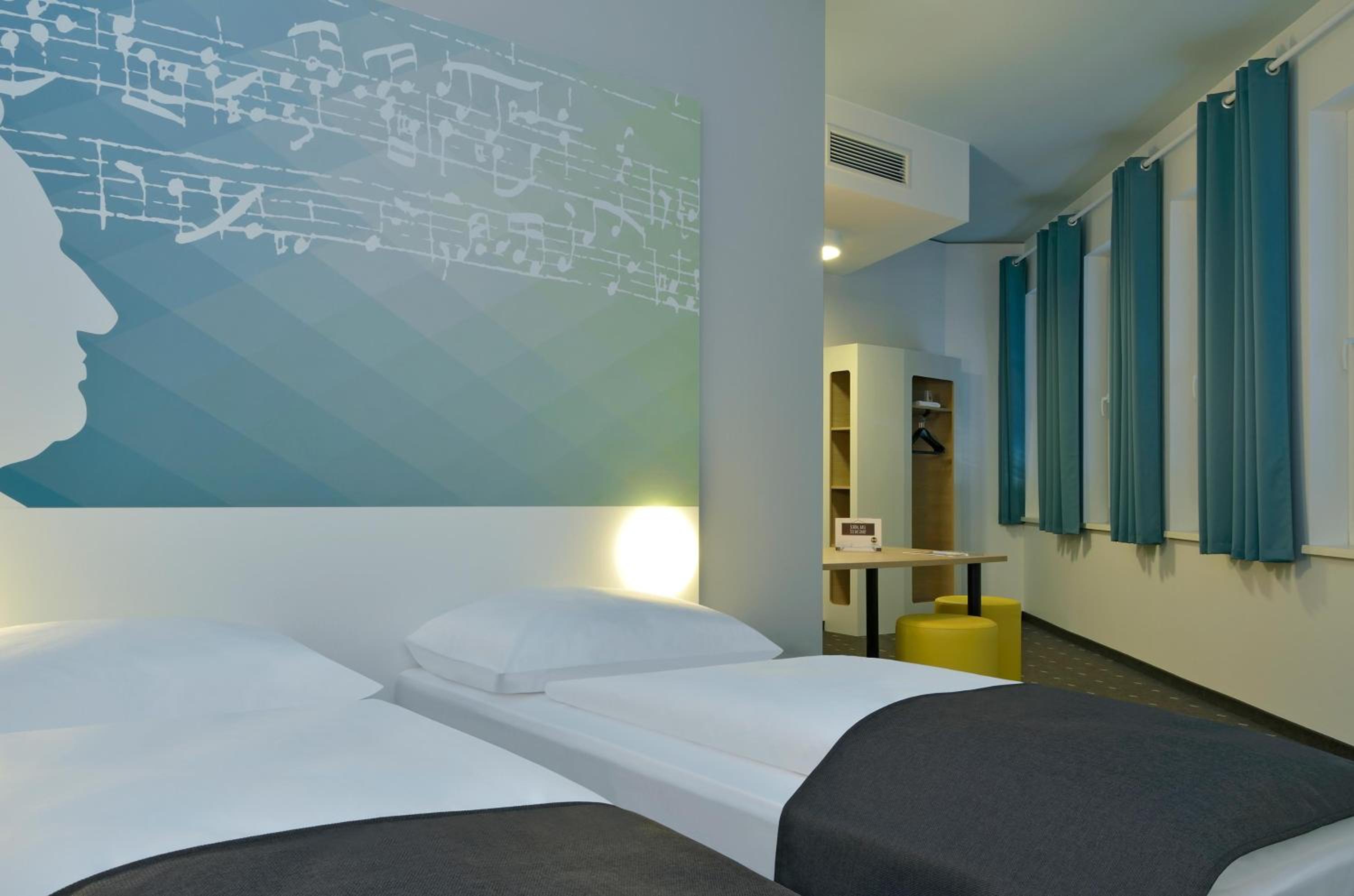 Twin Room - Photo 1