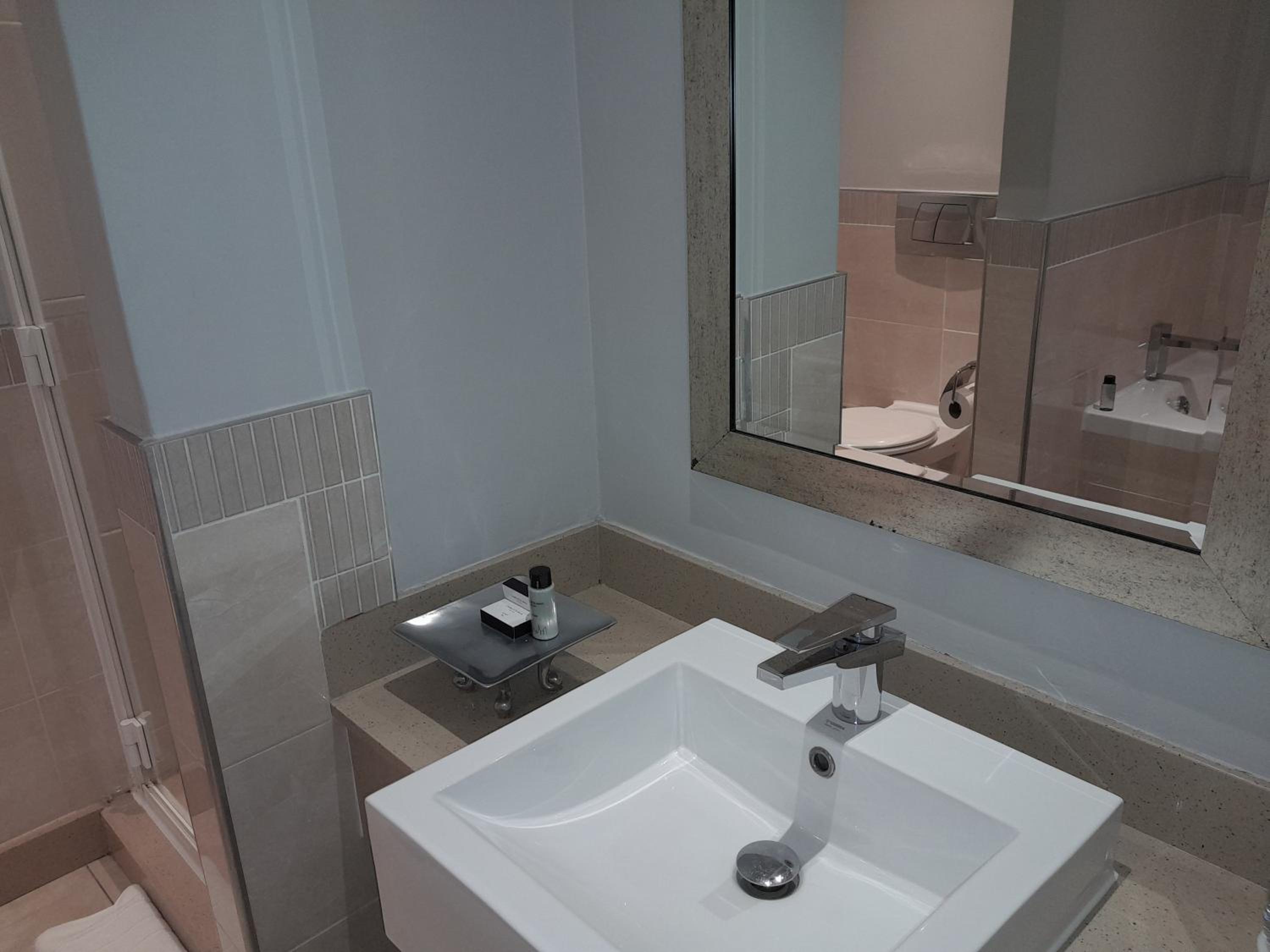 Deluxe King Room photo 3