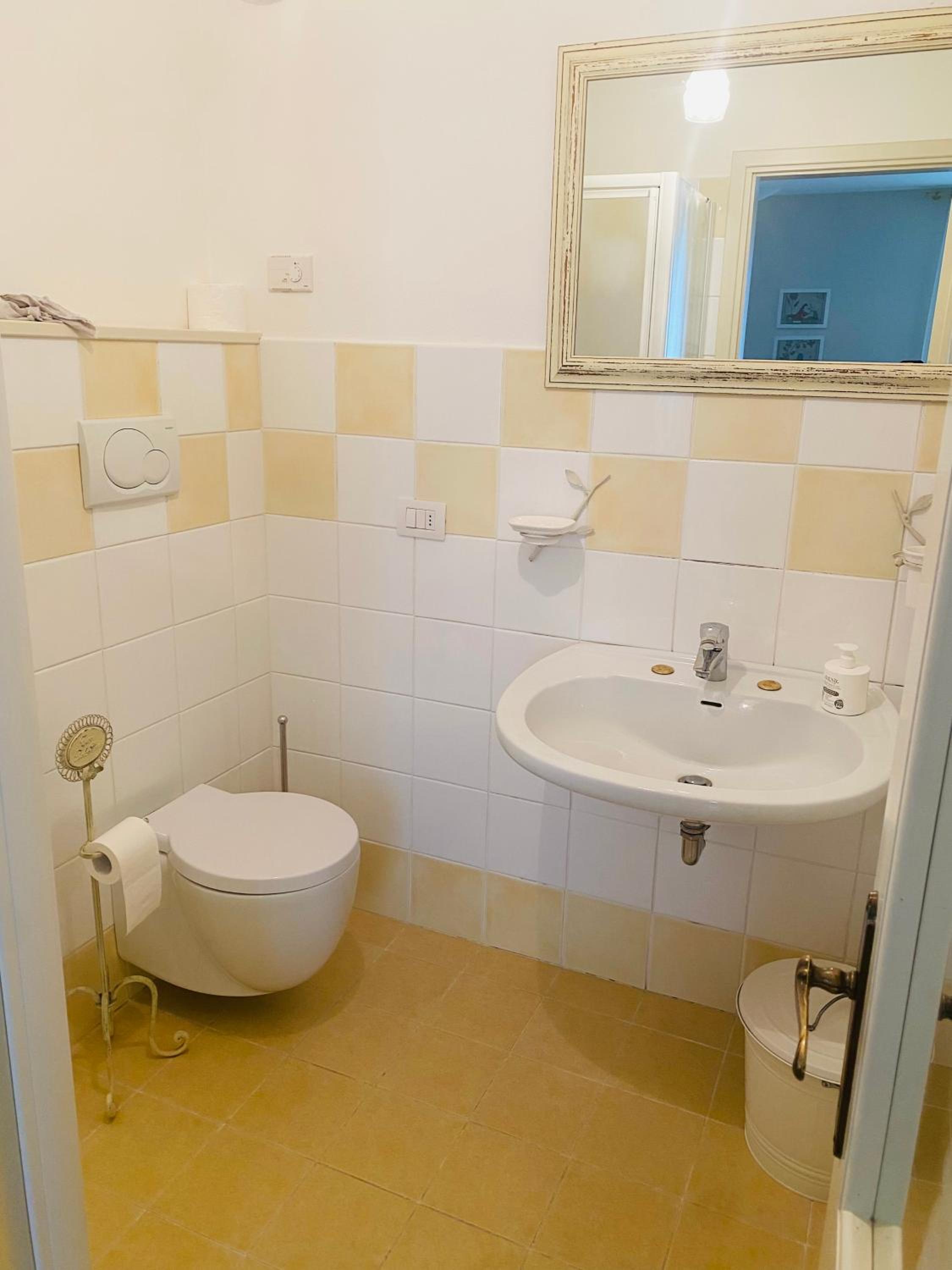 Double Room with Private Bathroom photo 2