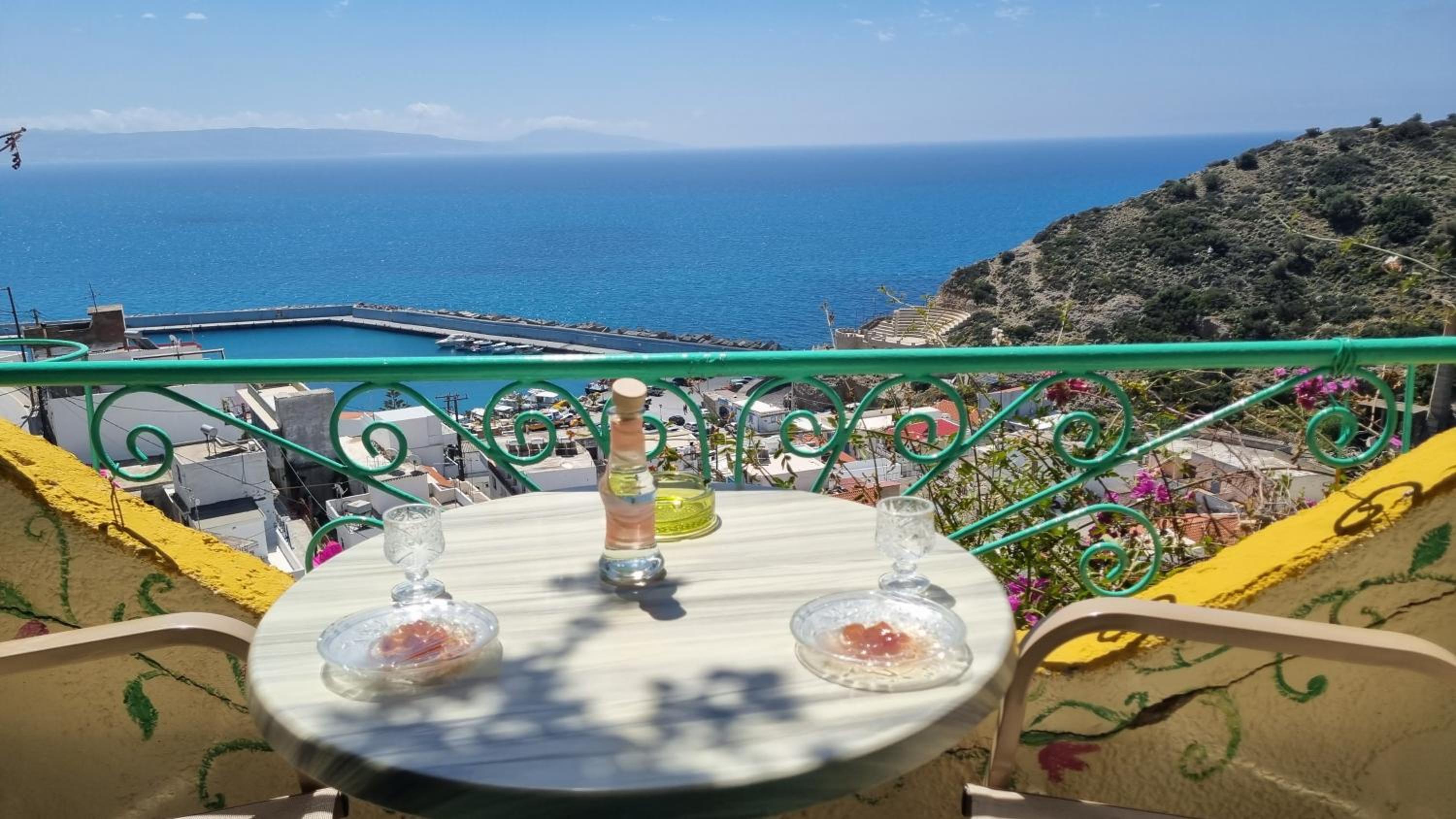 Double or Twin Room with Sea View photo 2
