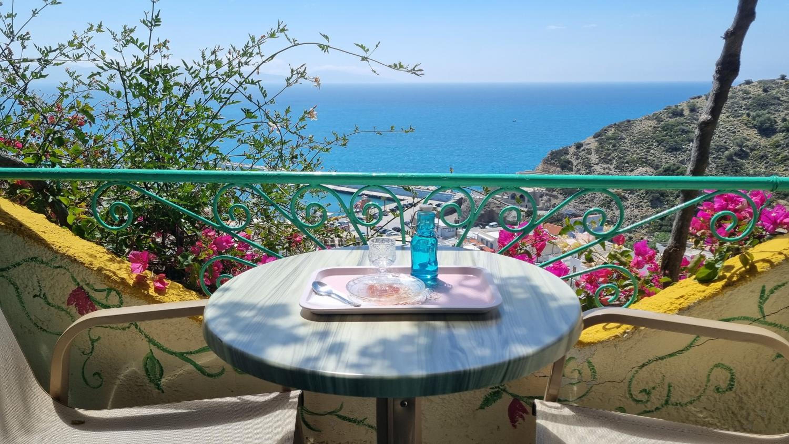 Double or Twin Room with Sea View