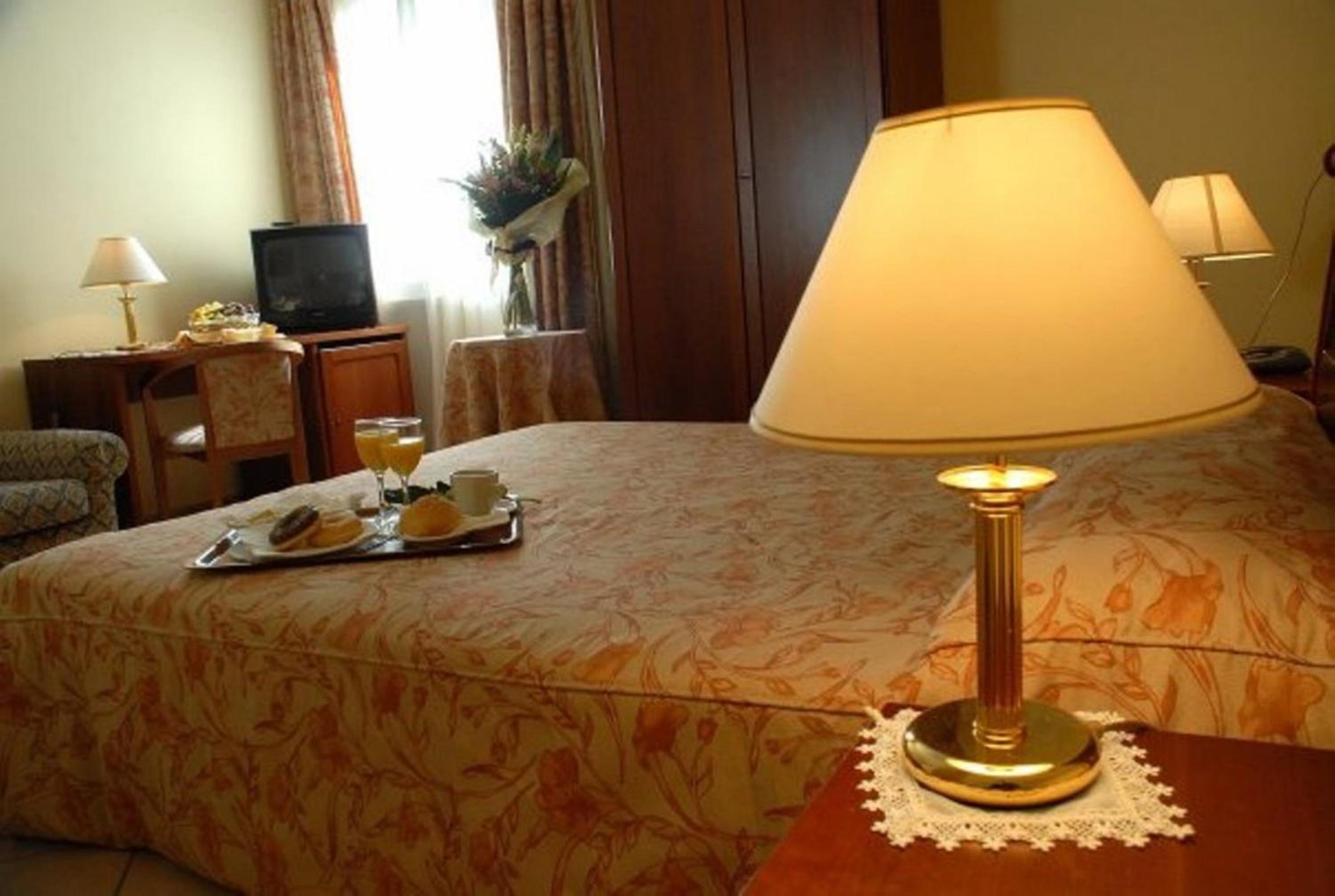 Double or Twin Room - Photo 2