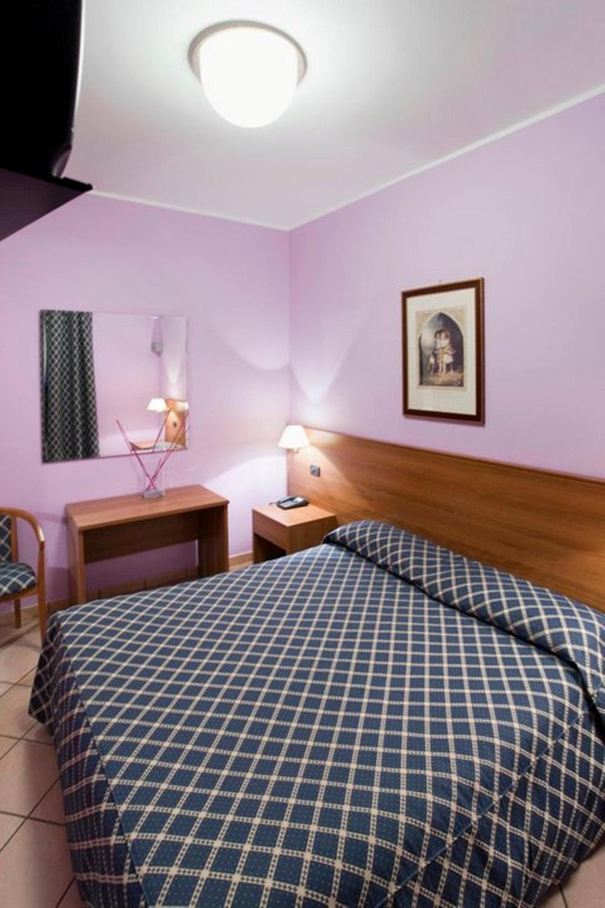 Double or Twin Room - Photo 4