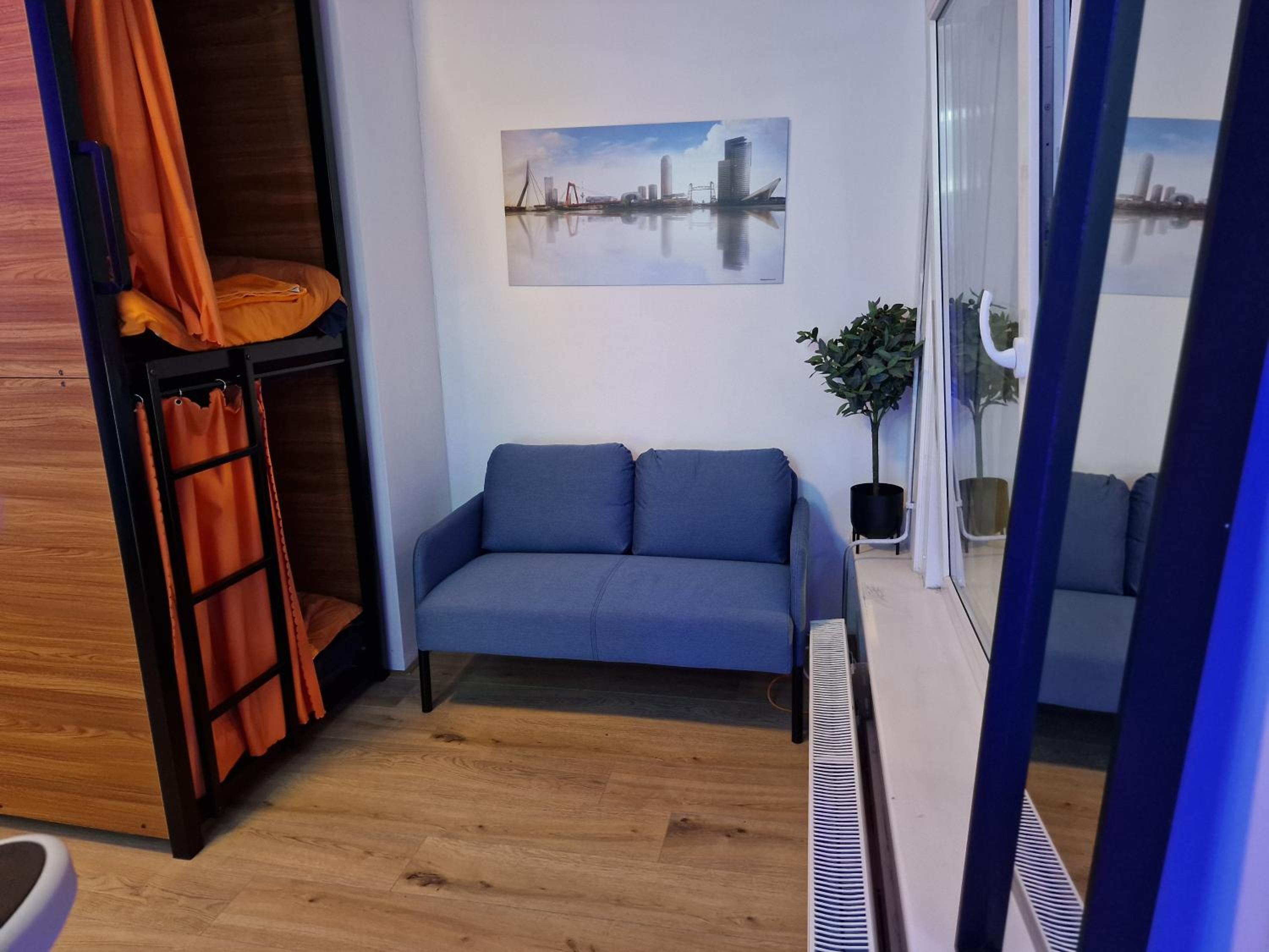 Family Room - Photo 11