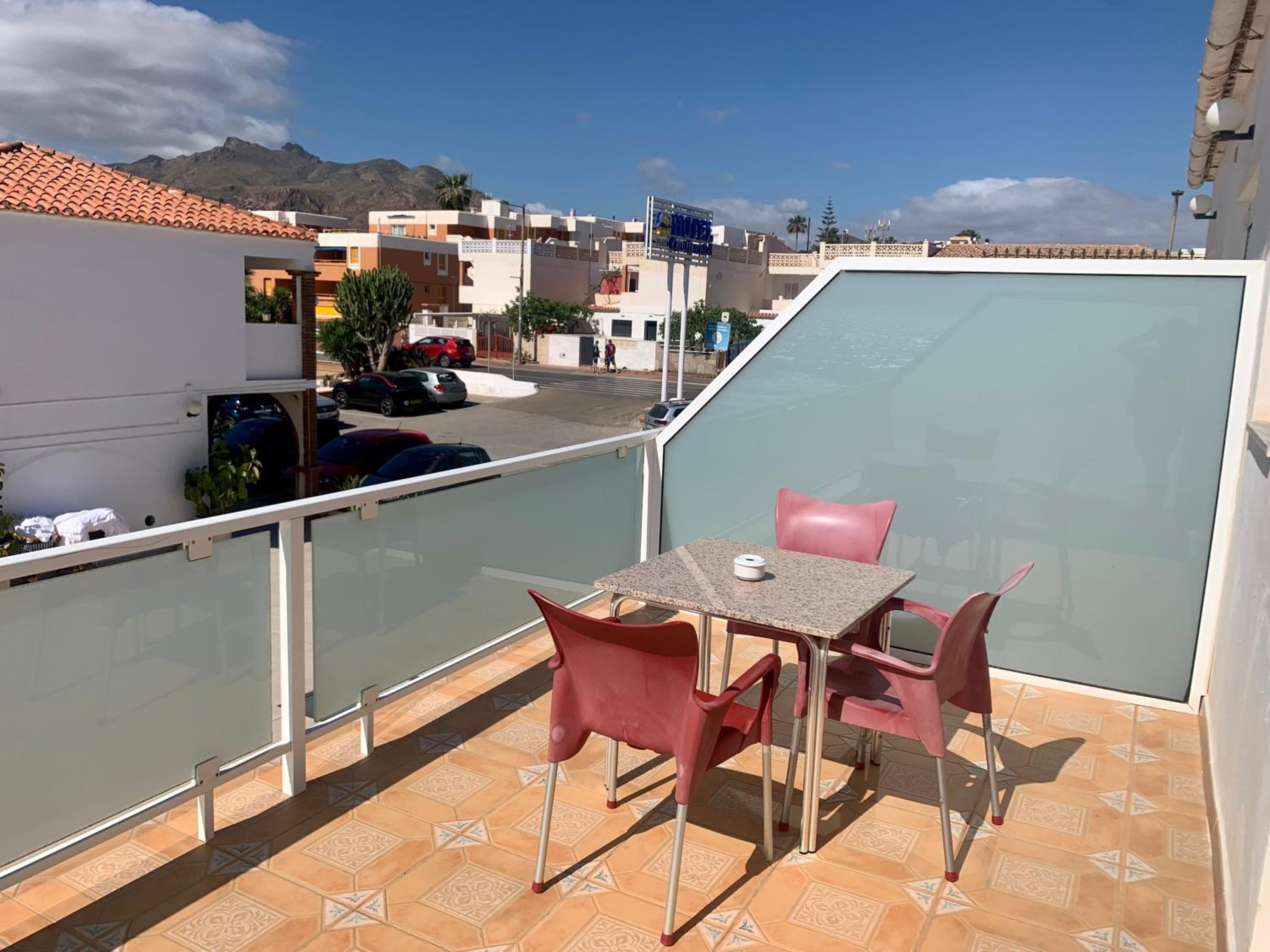 Double or Twin Room with Side Sea View - Photo 17