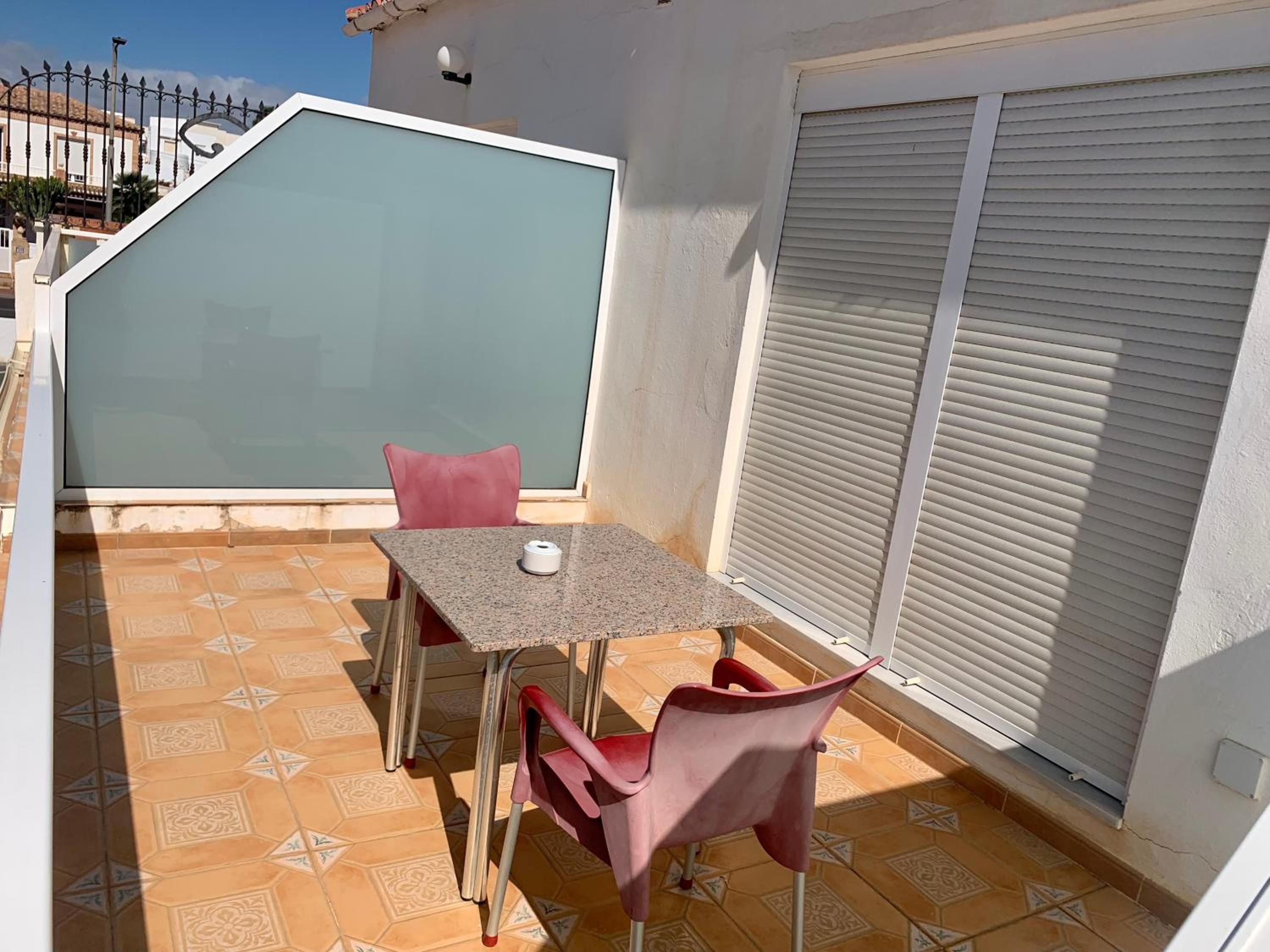 Double or Twin Room with Side Sea View - Photo 19