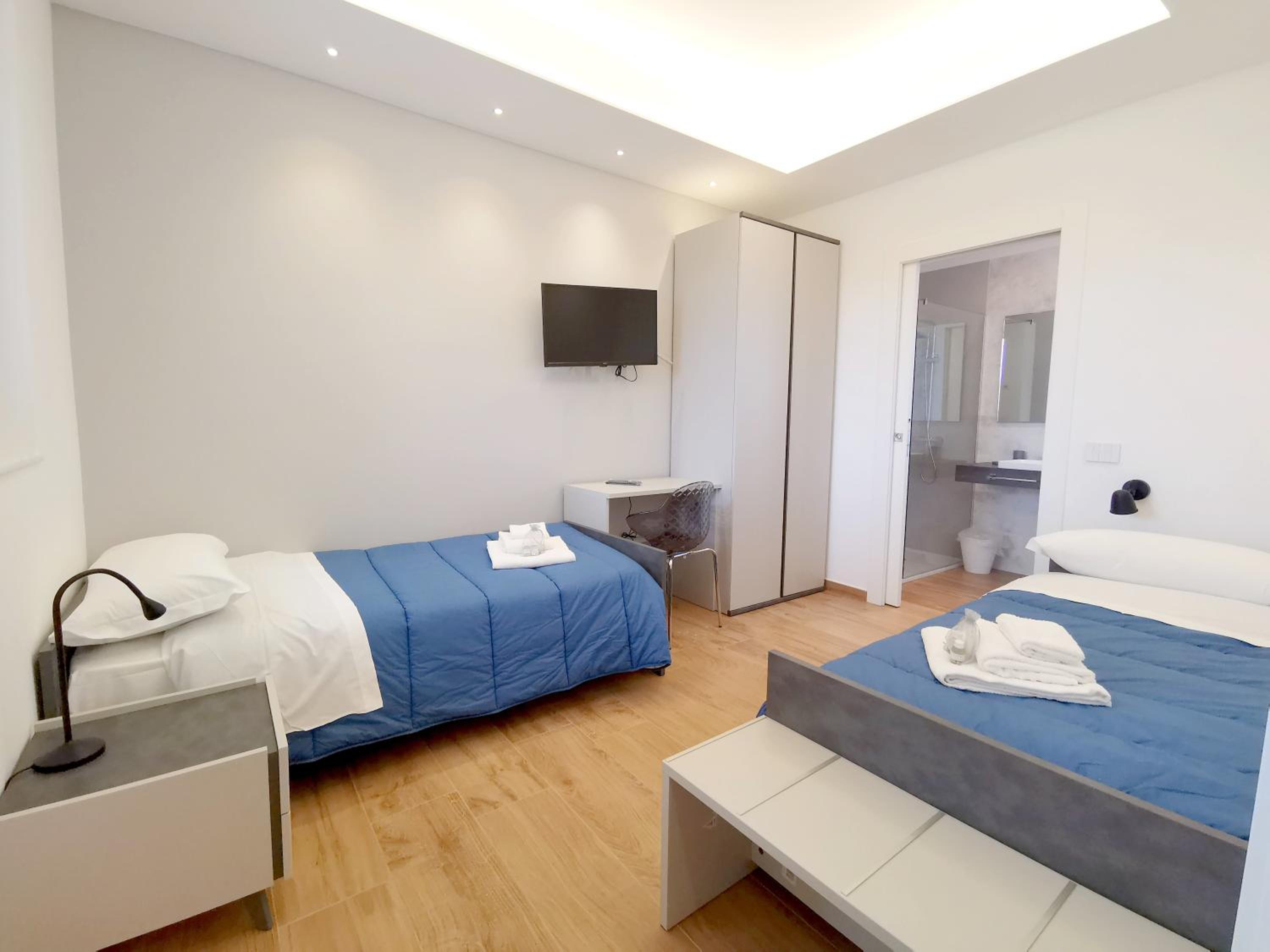 Twin Room with Private Bathroom