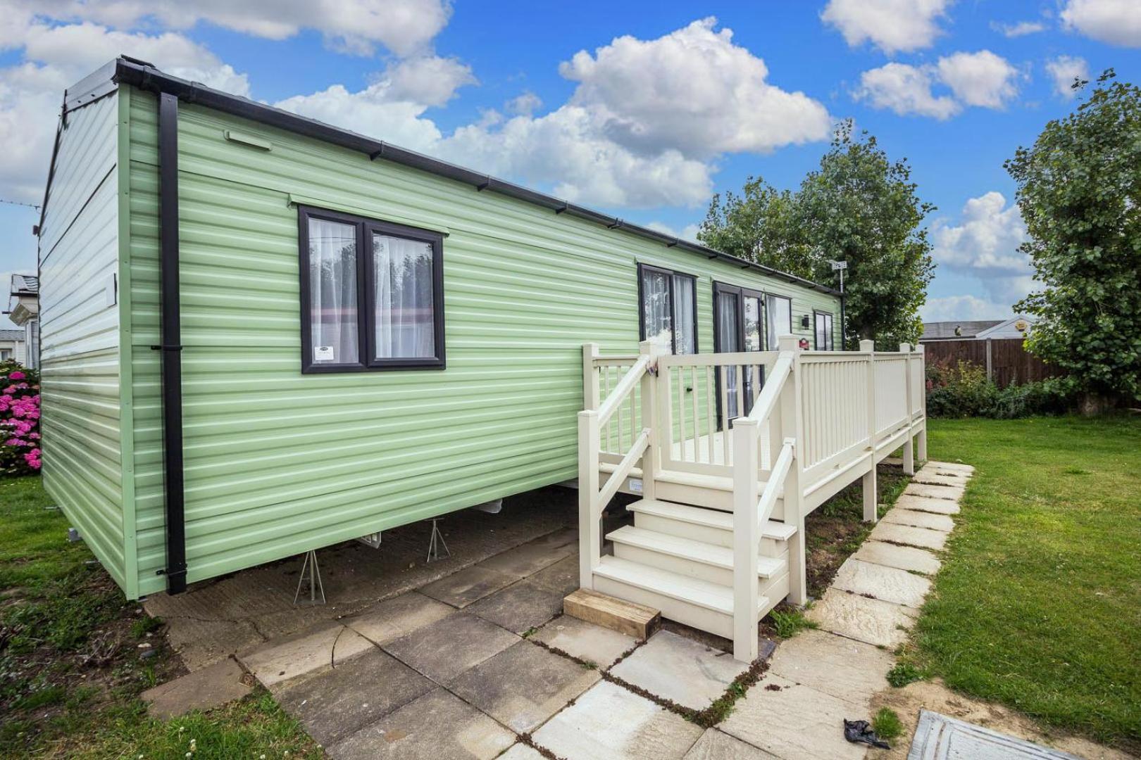 Mobile Home photo 2