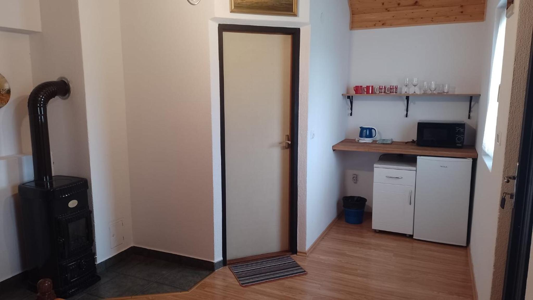 Double Room with Private Bathroom - Photo 3
