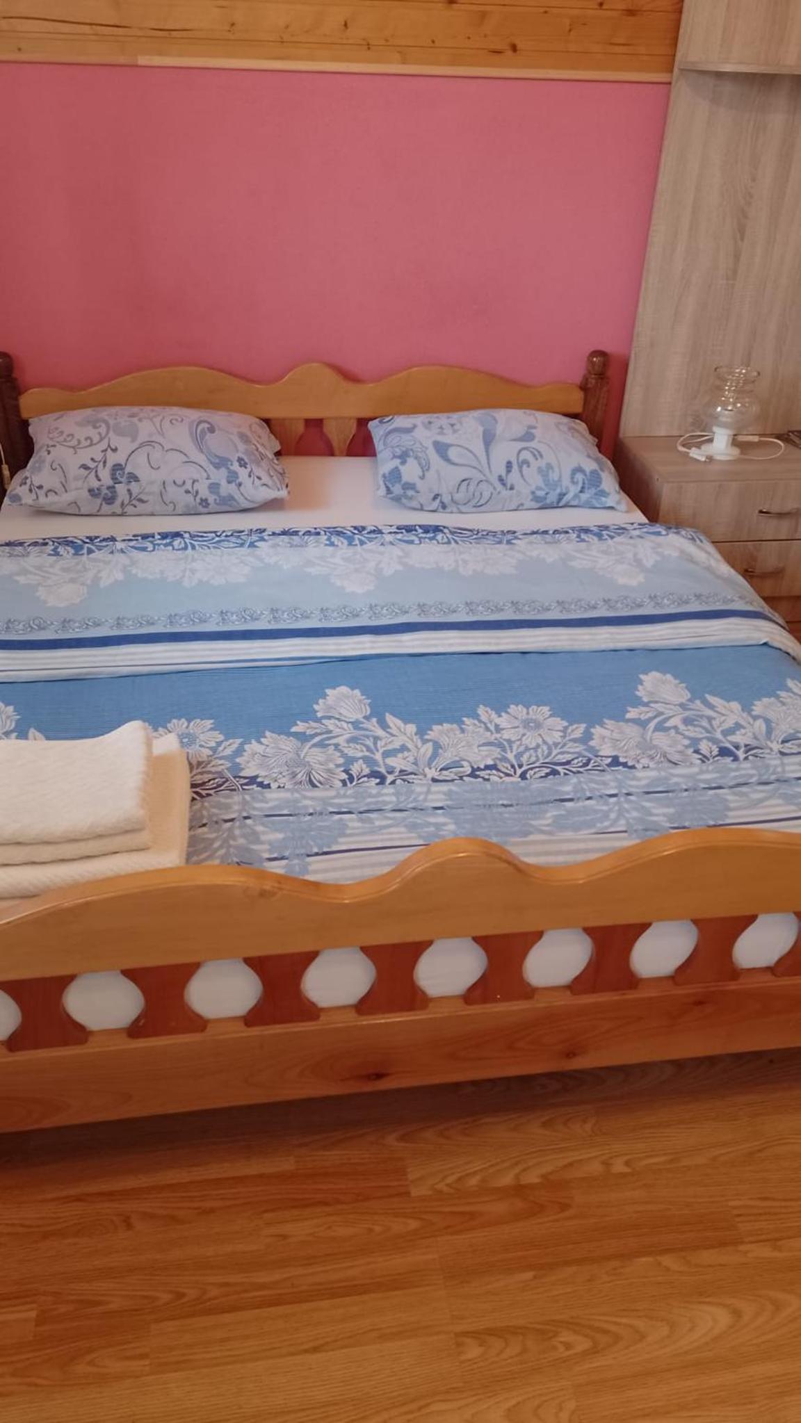 Double Room with Private Bathroom - Photo 2