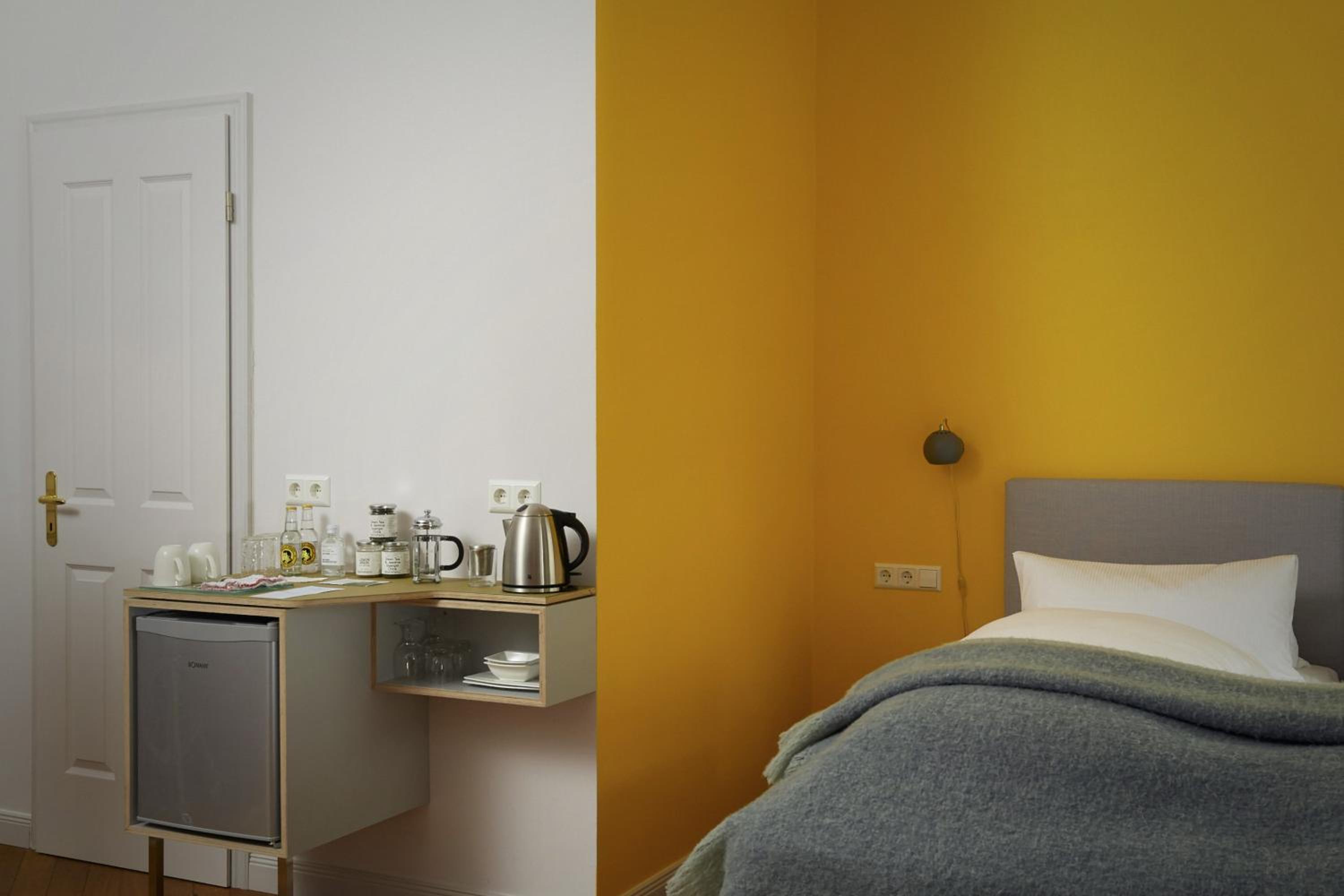 Studio Budget with private external Bathroom photo 3