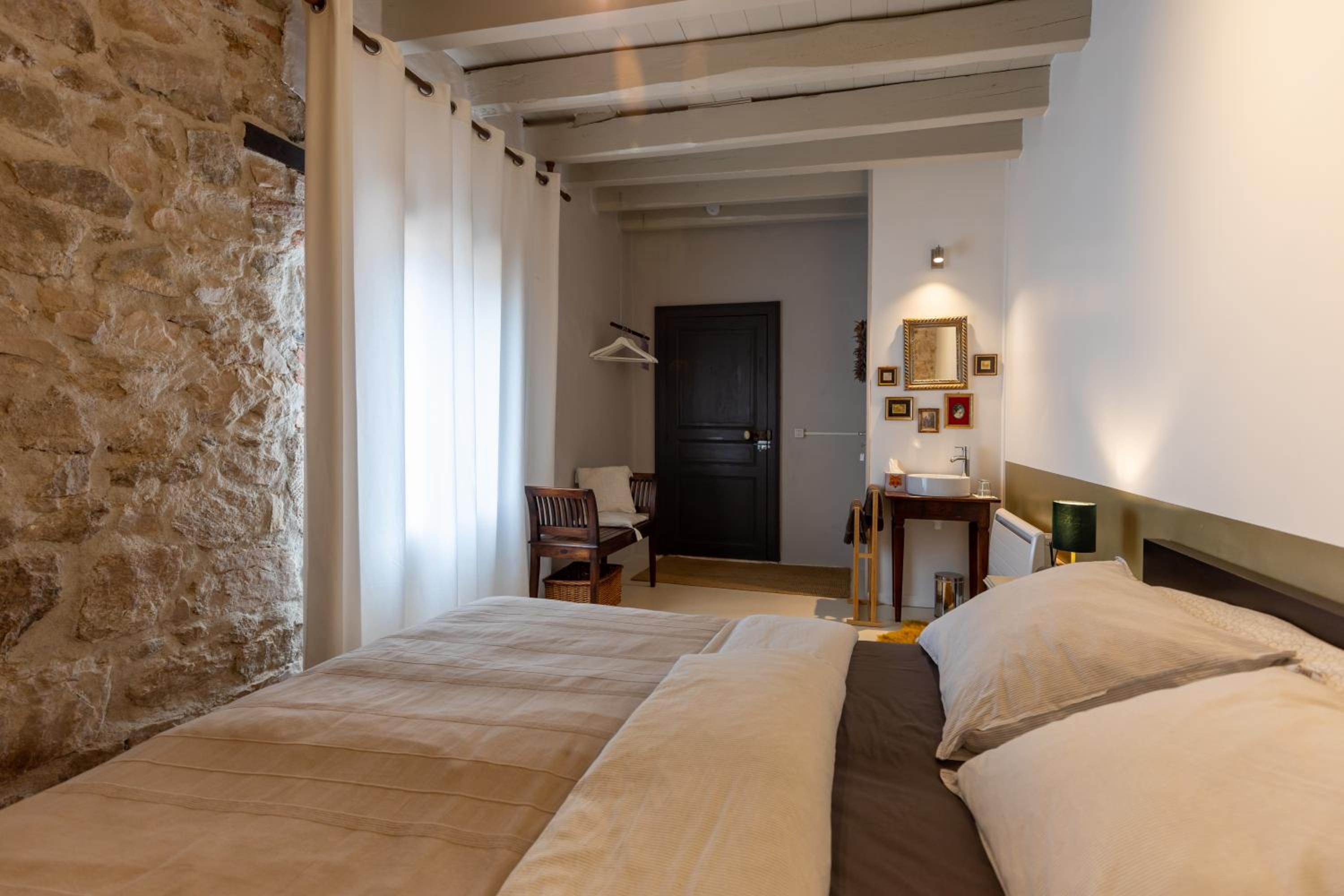 Double Room with Private External Bathroom photo 2