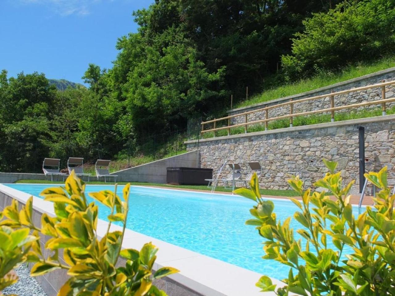 One-Bedroom Apartment with Lake view (2 Adults) photo 2