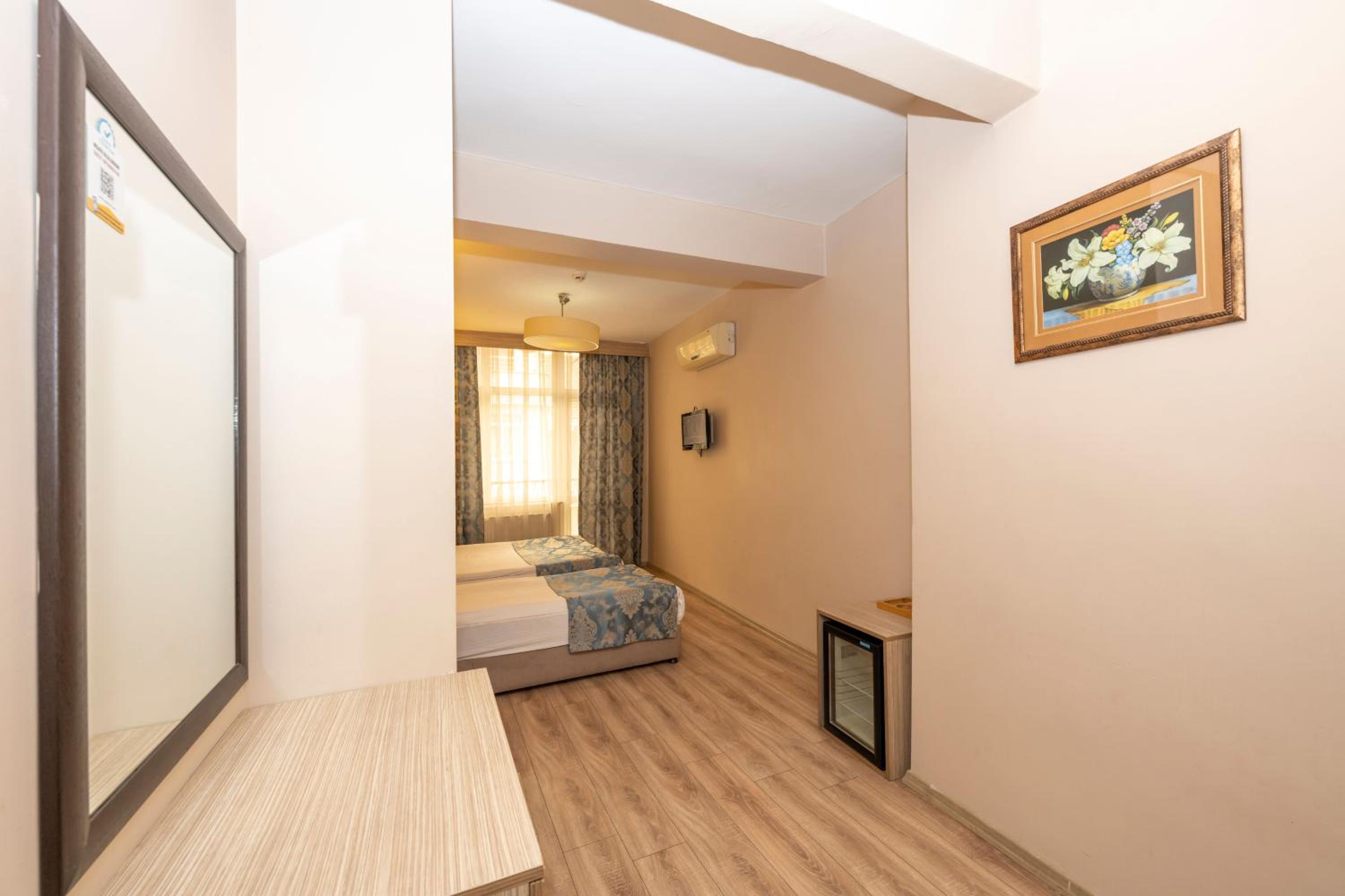Deluxe Double Room photo 2