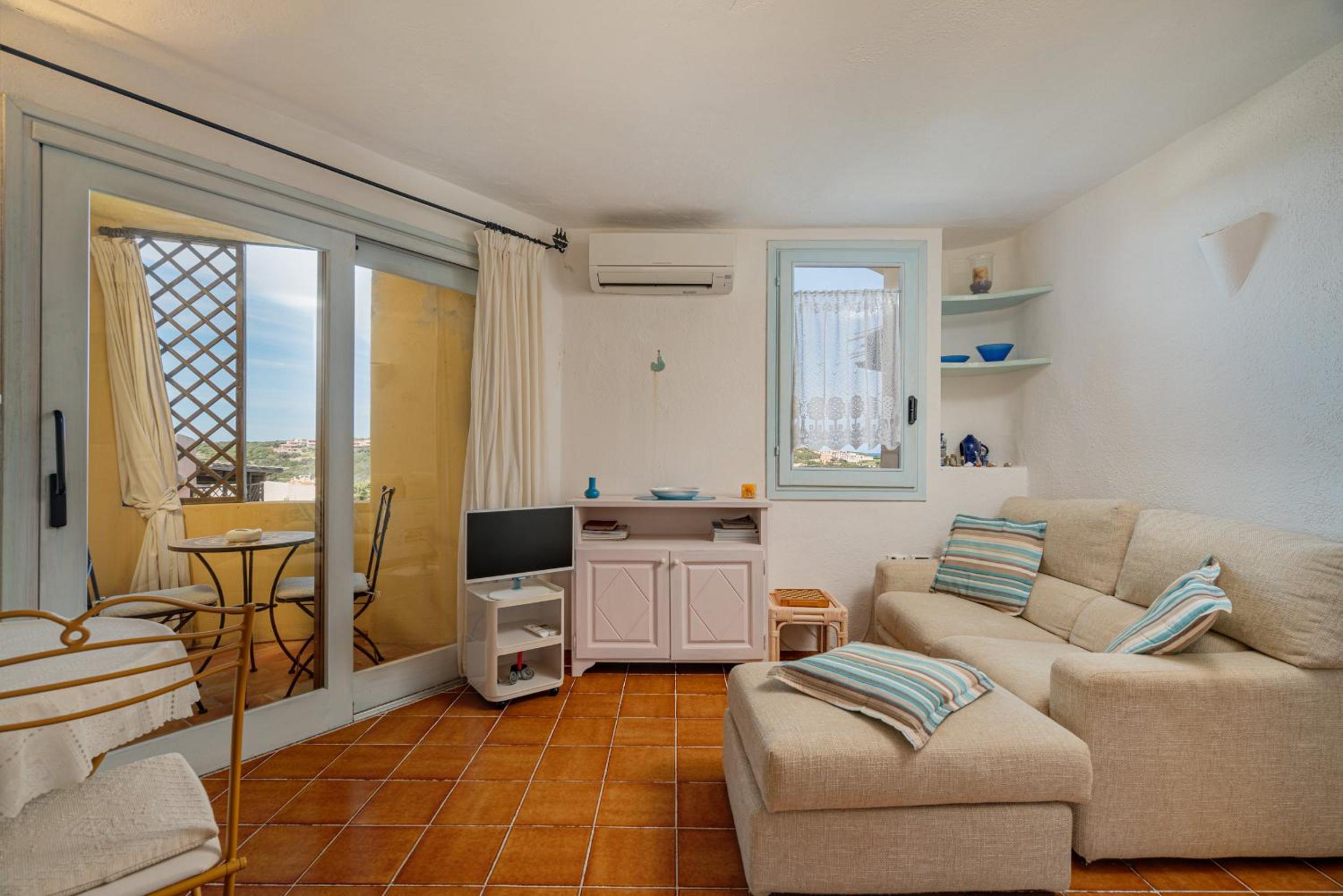 Apartment with Balcony photo 1