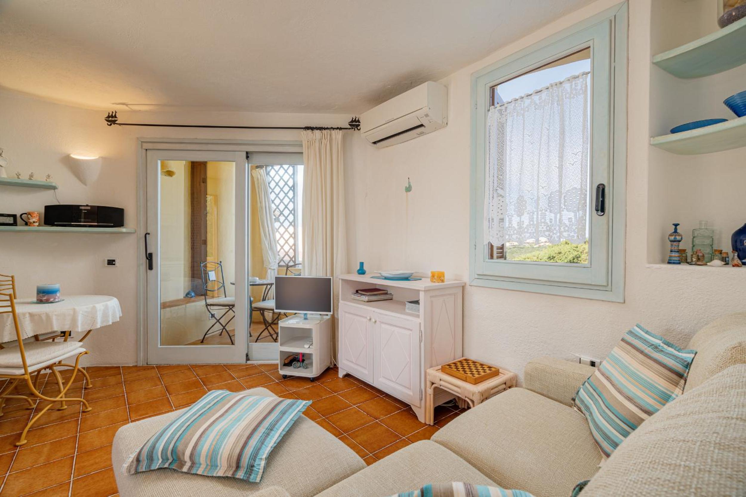 Apartment with Balcony photo 3