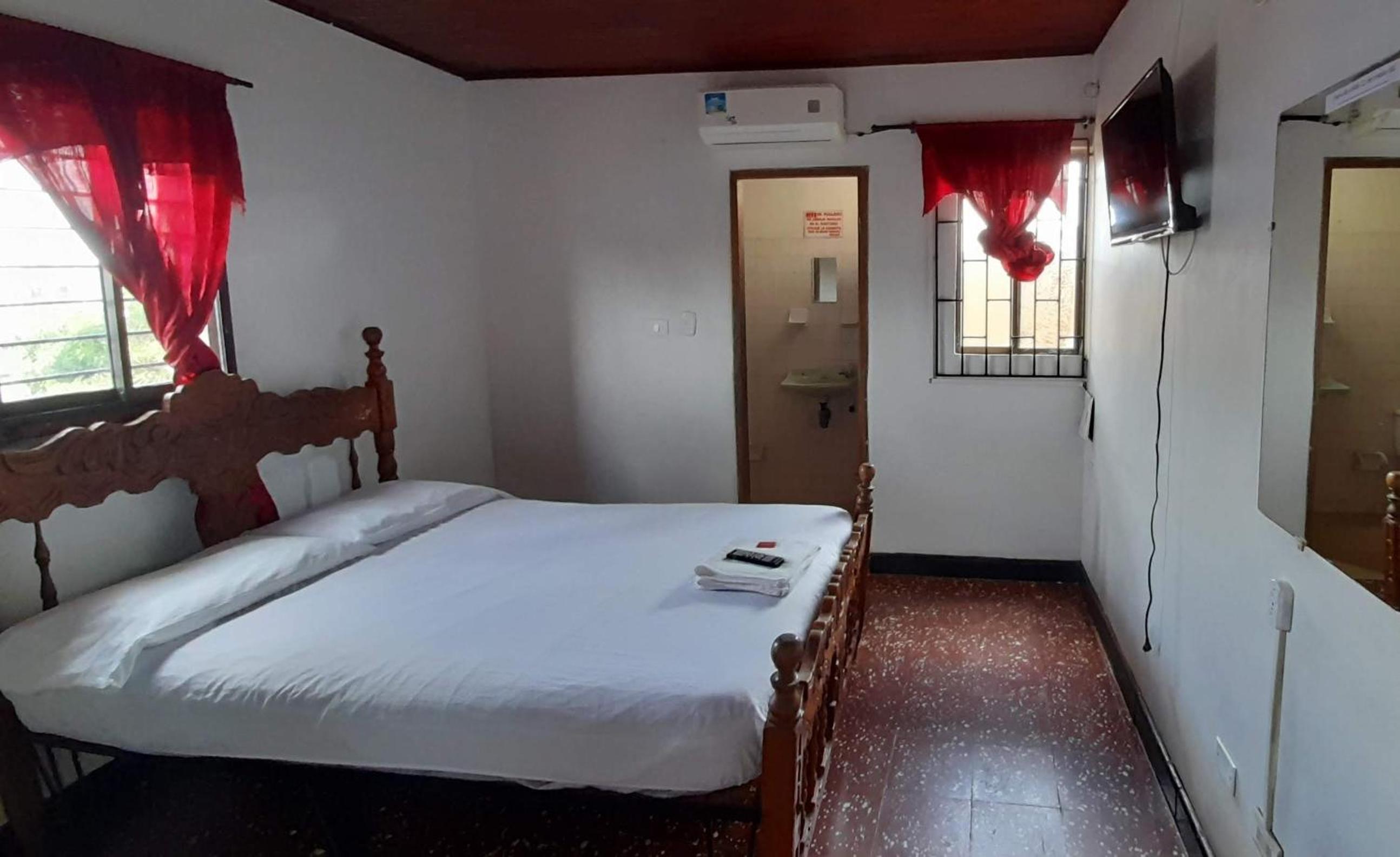 Double Room - Photo 6