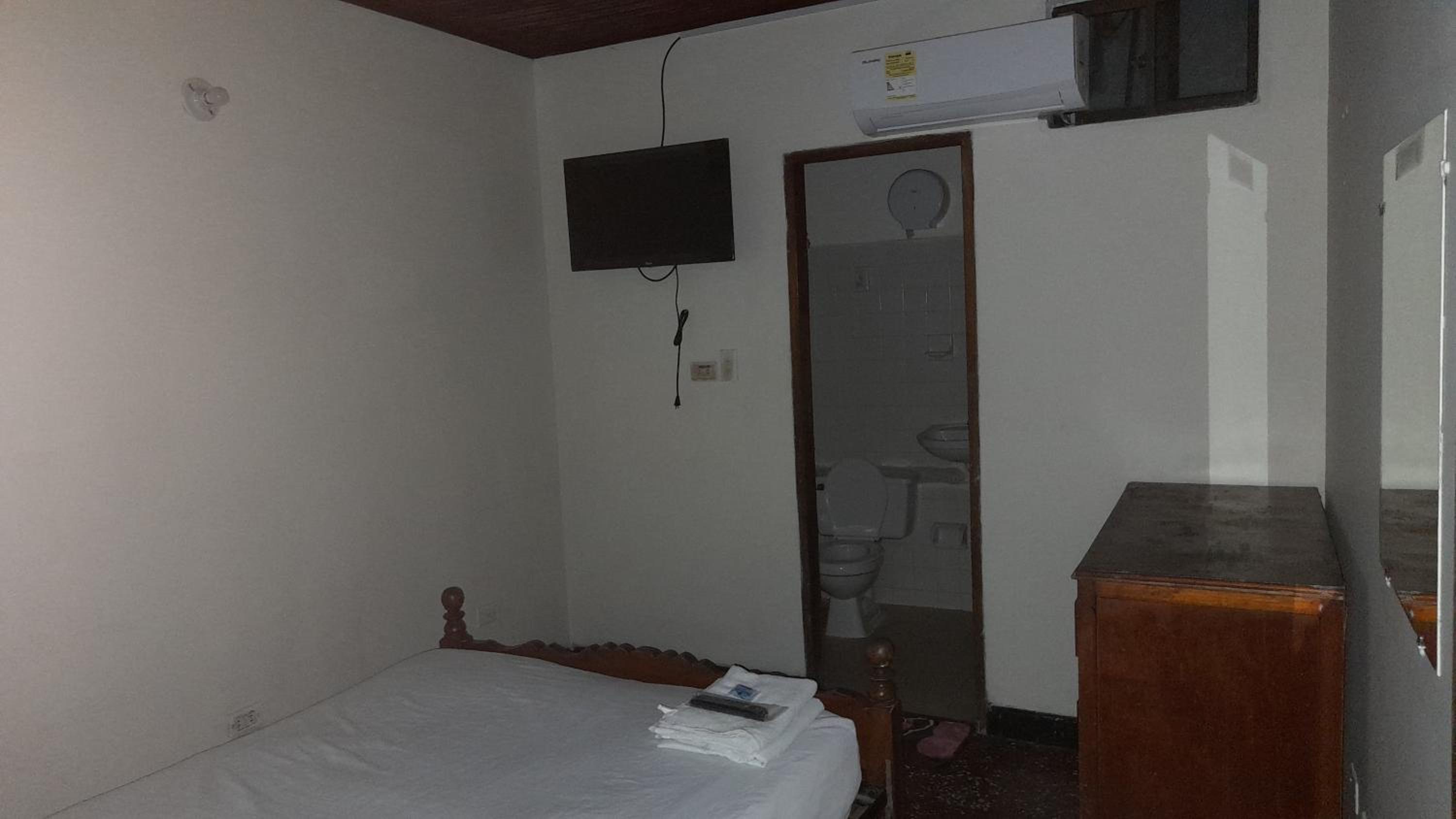 Double Room - Photo 4