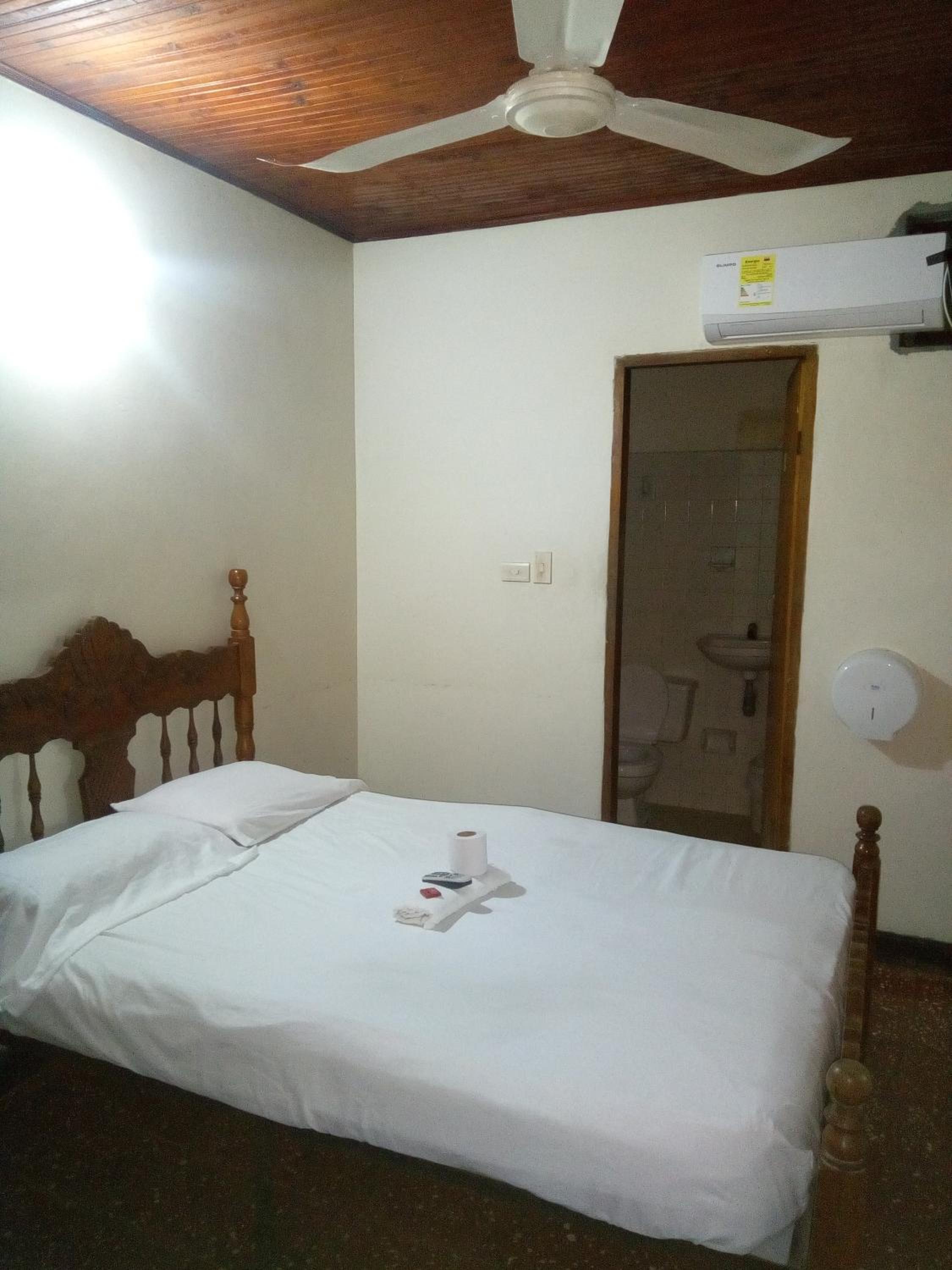 Double Room - Photo 7