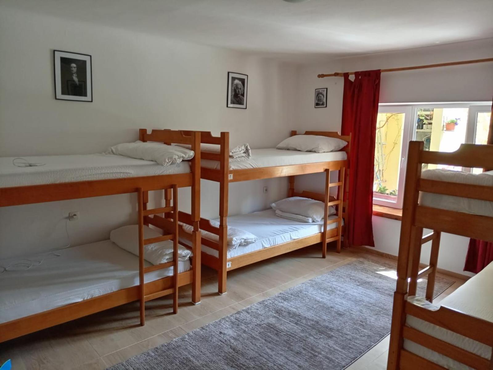 Bed in 6-Bed Mixed Dormitory Room photo 2