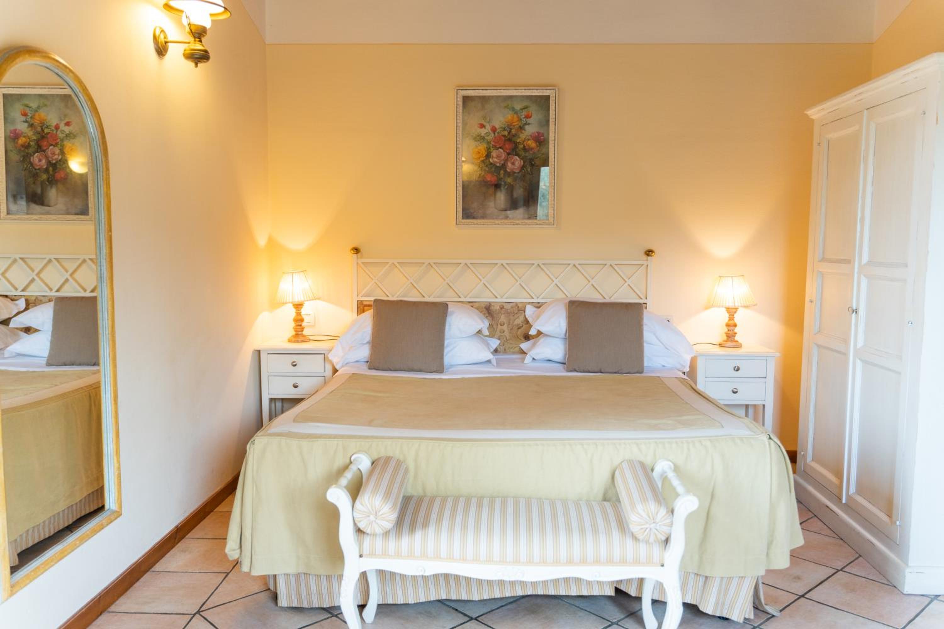 Double Room with Garden View - Photo 2