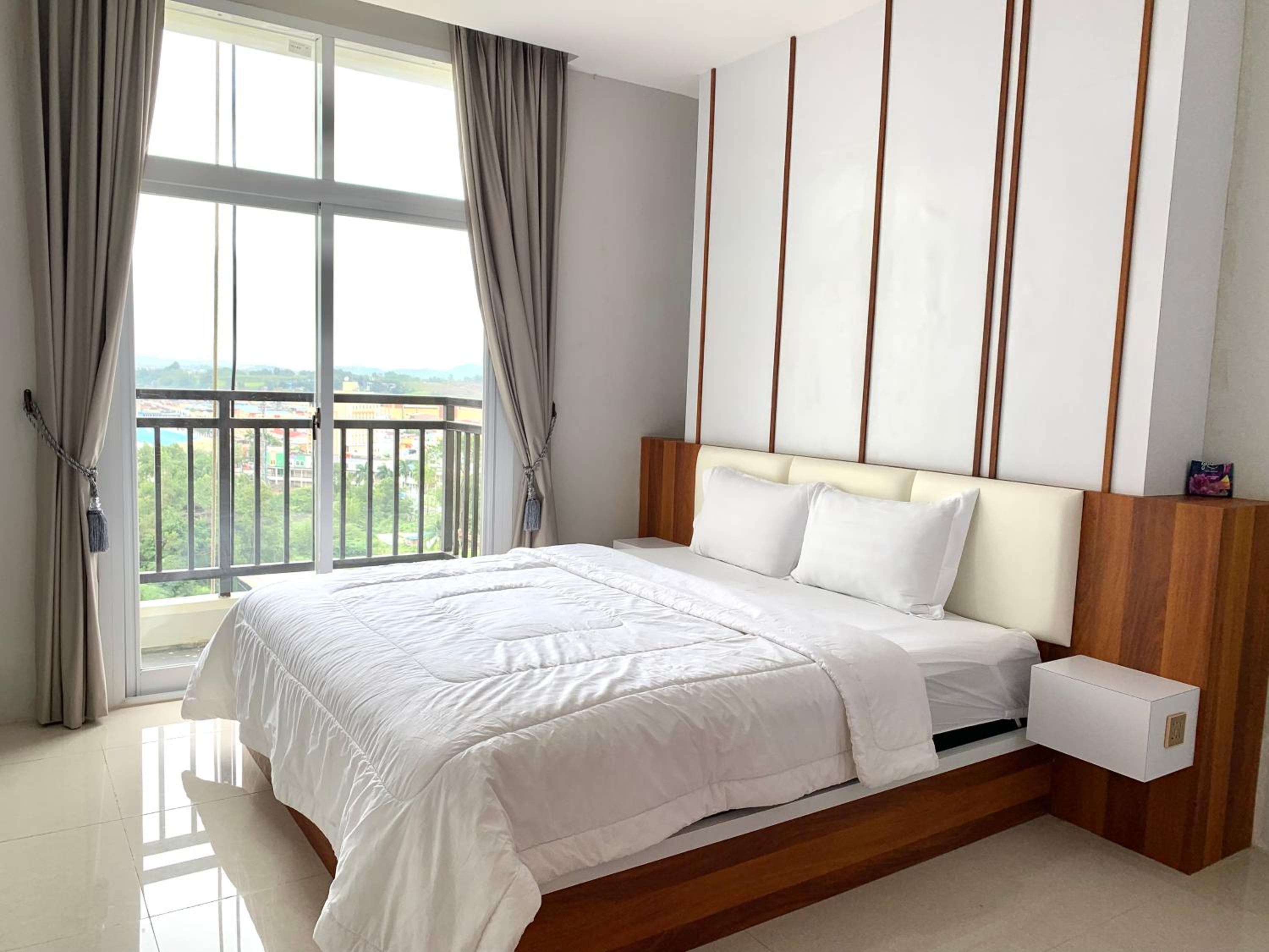One-Bedroom Apartment - Photo 60