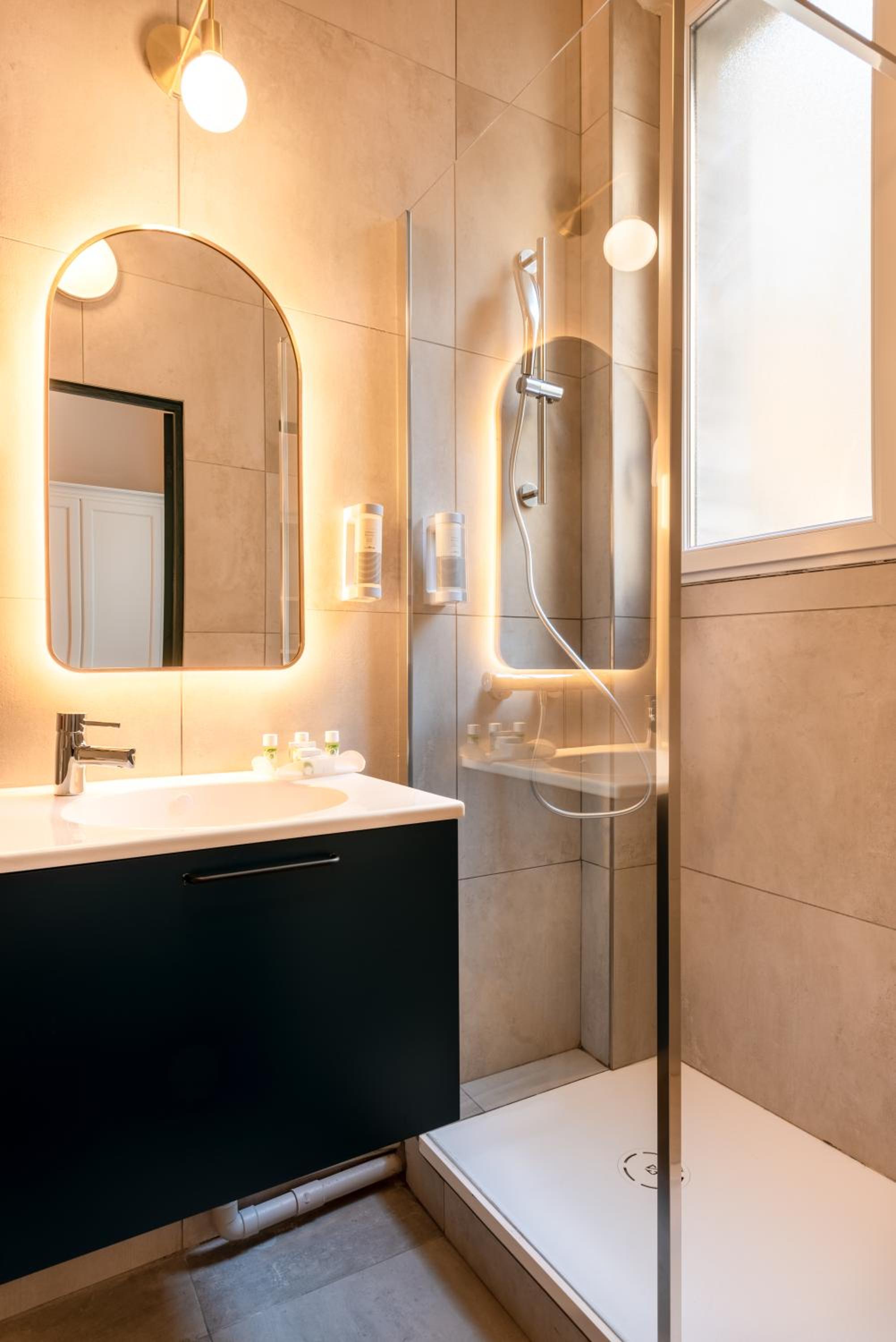 Standard Double or Twin Room photo 2