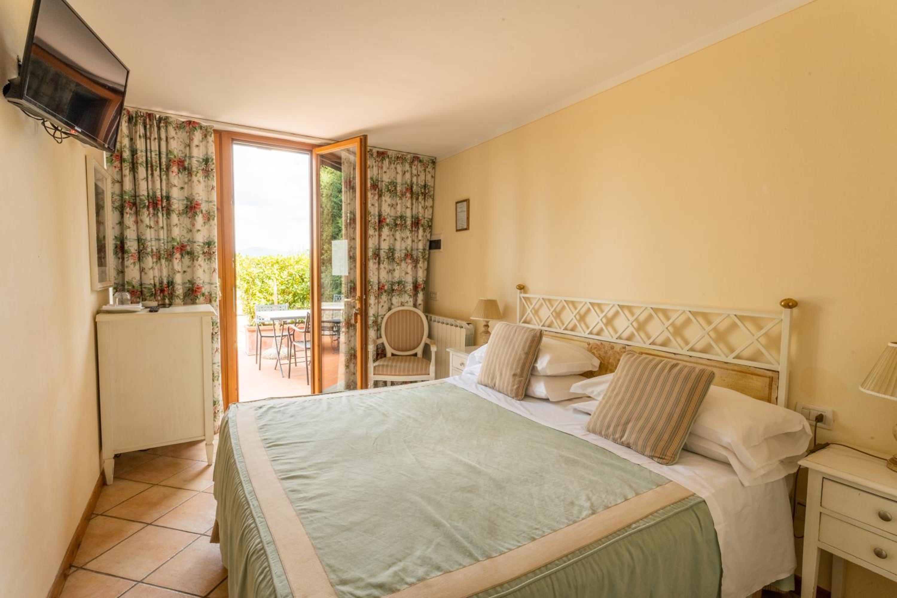 Double Room with Garden View - Photo 1