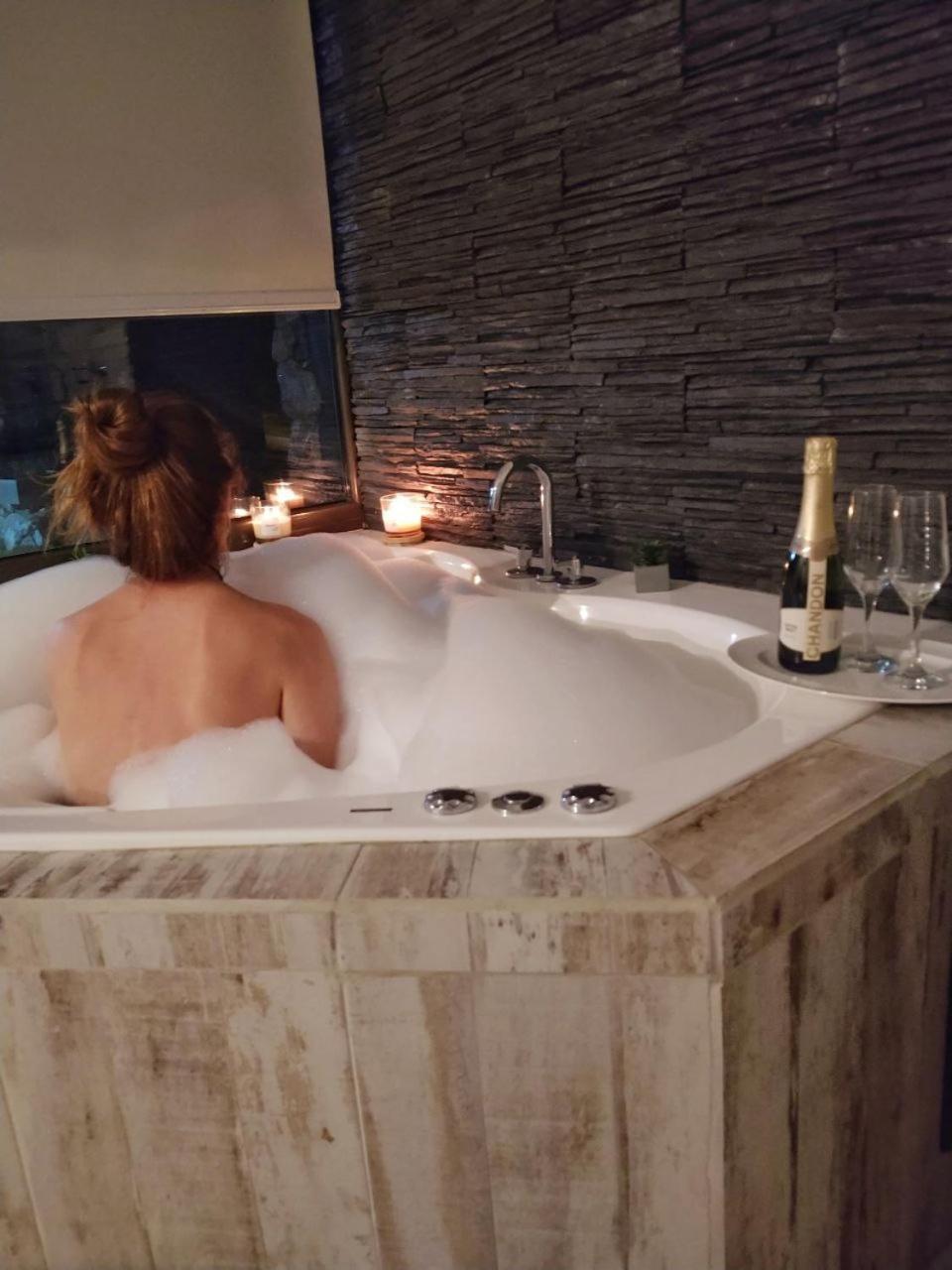 Deluxe Suite With Spa Bath photo 3
