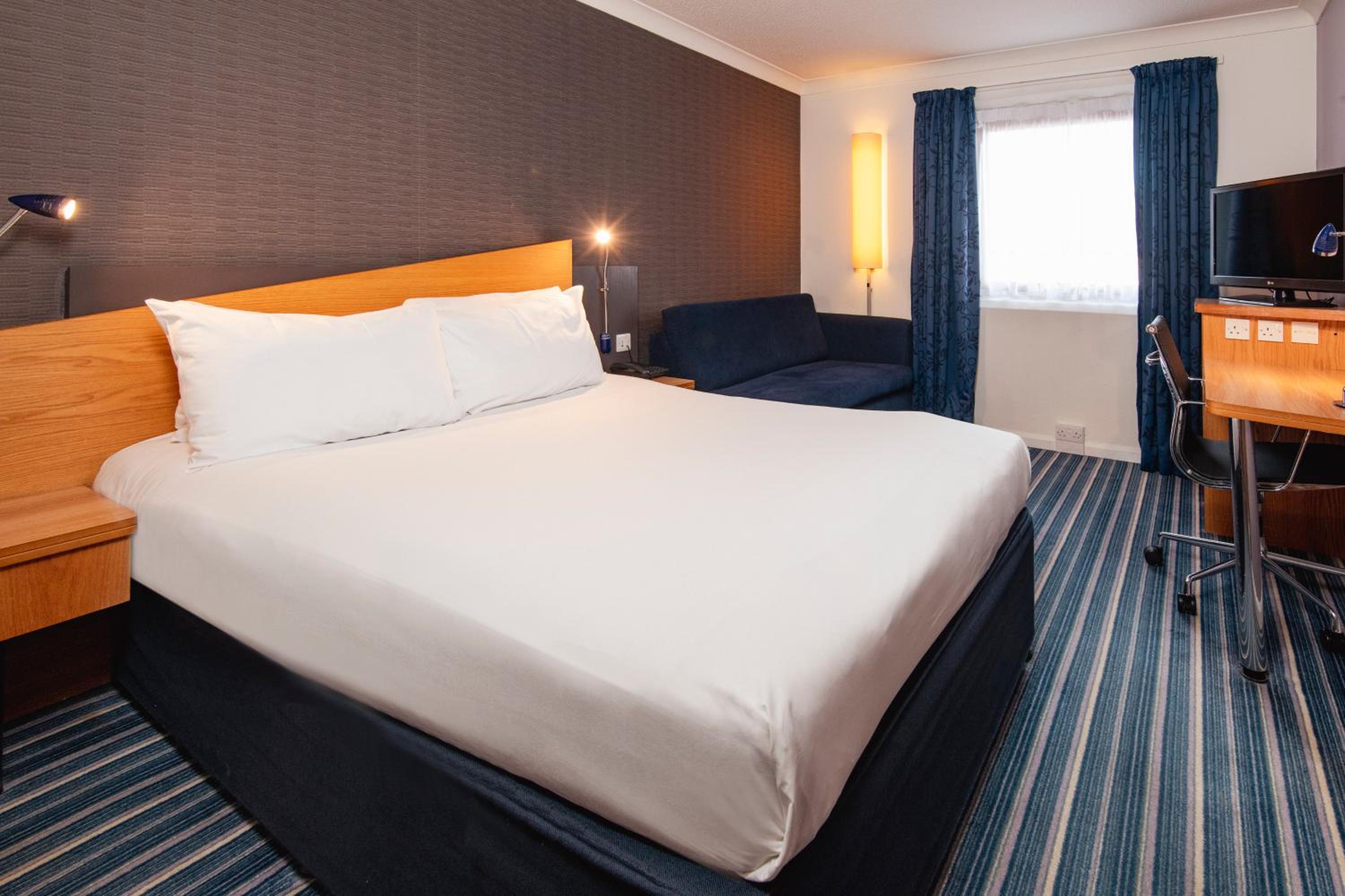 Standard Double Room with Sofa Bed and Free Hot Breakfast photo 1