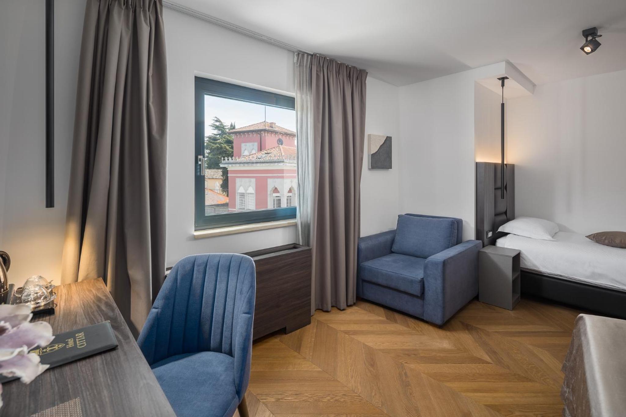 Superior Triple Room photo 2