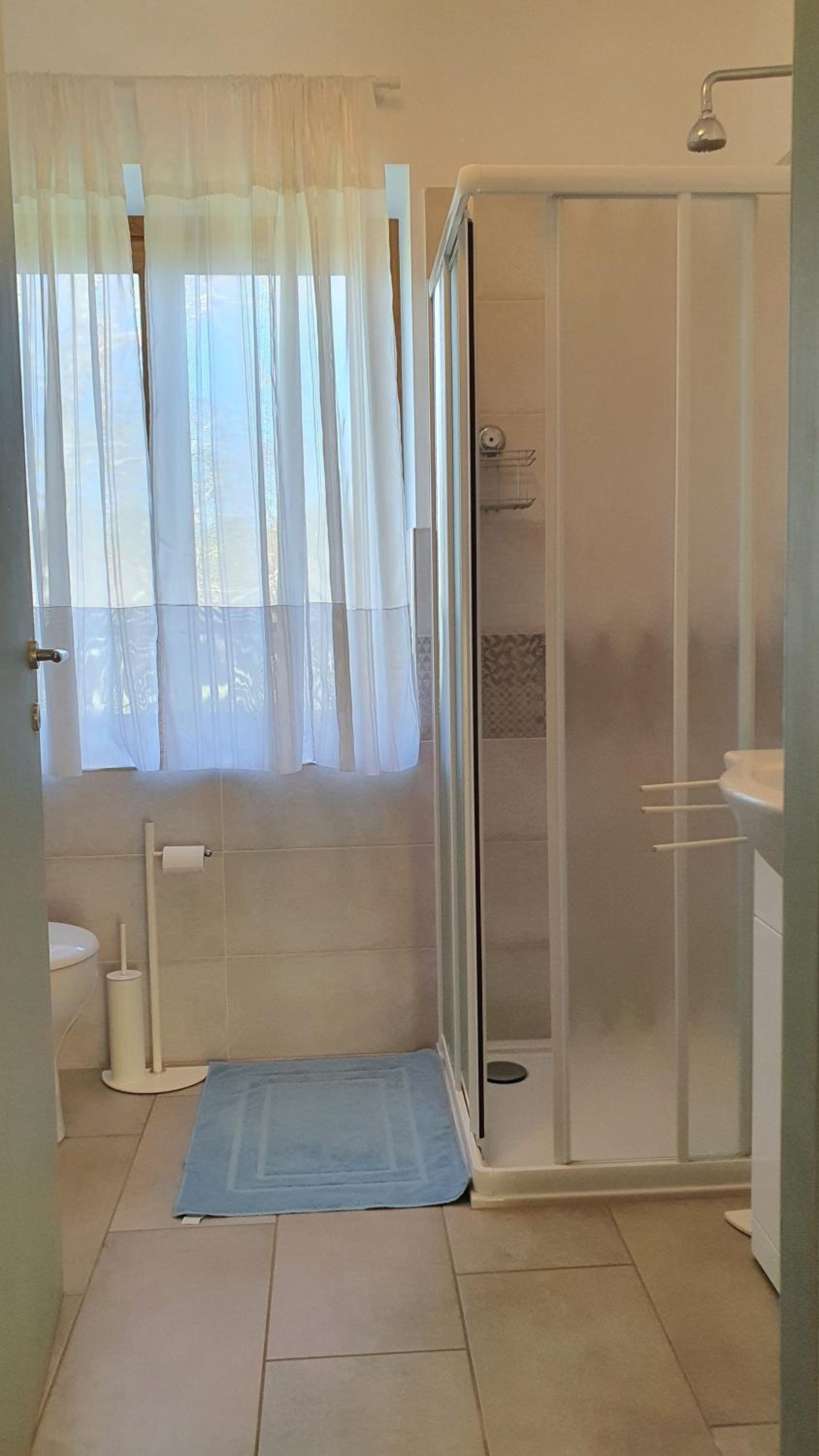 Triple Room with Private Bathroom - Photo 5