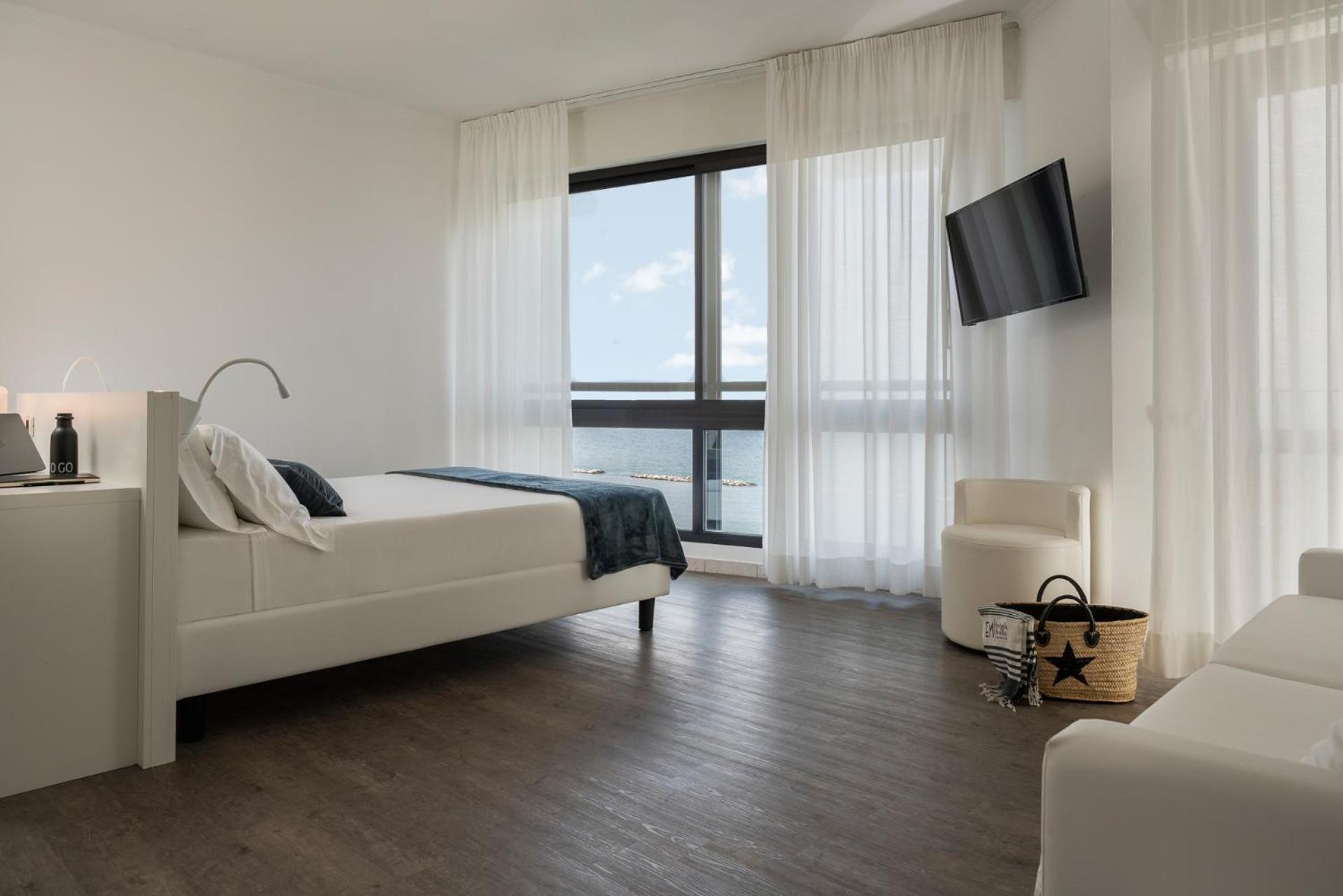Junior Suite with Sea View photo 1
